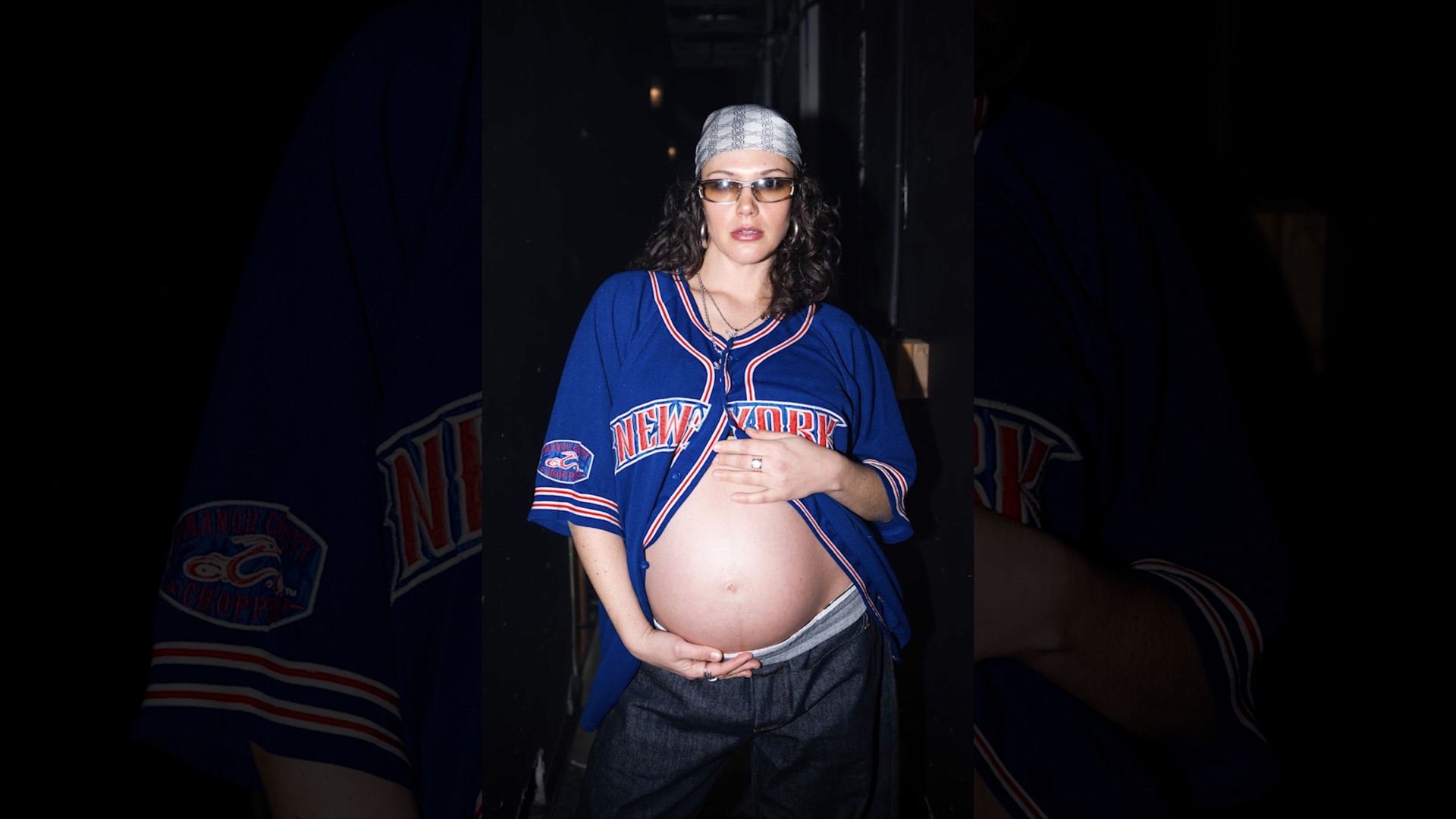 امرأة حامل بالأسبوع الـ37 على المسرح.. شاهد كيف تُقدّم عروض DJ