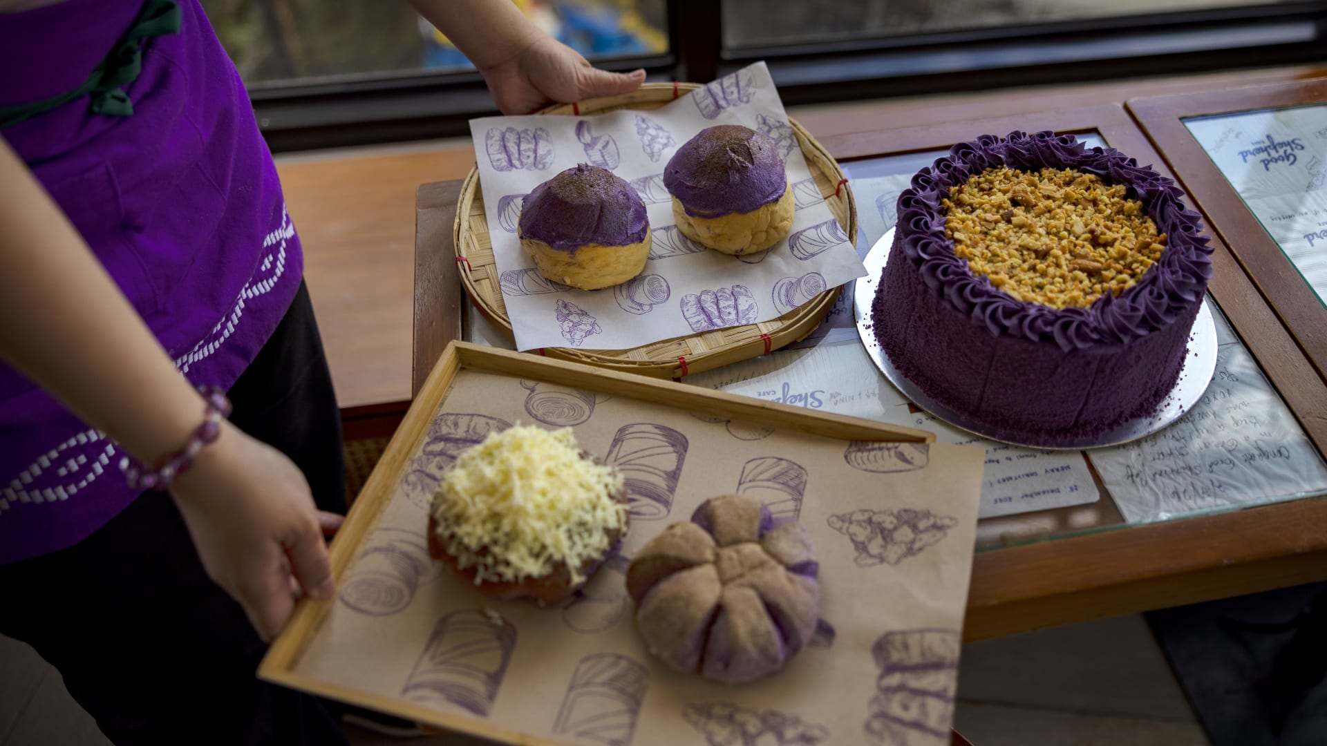 موجة بنفسجية تجتاح المقاهي.. كيف تحولت بطاطا "أوبي" الفلبينية إلى نكهة عالمية؟