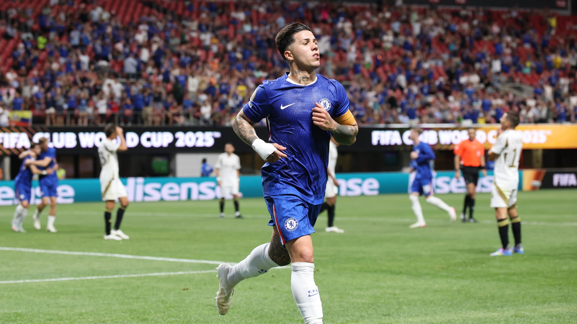 "تجاوز الخط الأحمر".. تشيلسي يعاقب لاعباً بسبب تصريحات عن رغبته في الانتقال إلى ريال مدريد