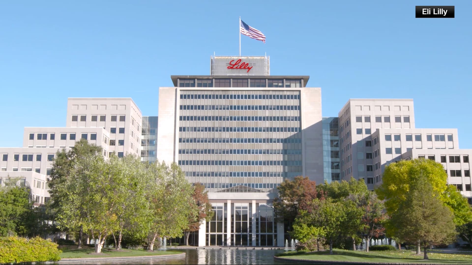 "كيف تستخدم شركة أدوية عملاقة الذكاء الاصطناعي في تطوير الأدوية؟"