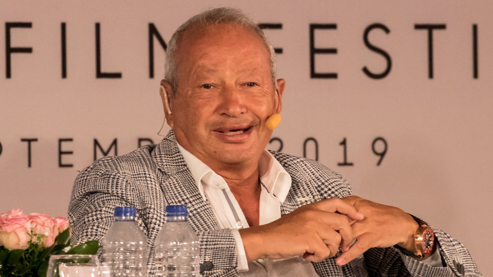 "عدو زرع الشقاق"..هكذا علق ساويرس على تدوينة لأكاديمي إماراتي يهاجم فيها النظام الإيراني