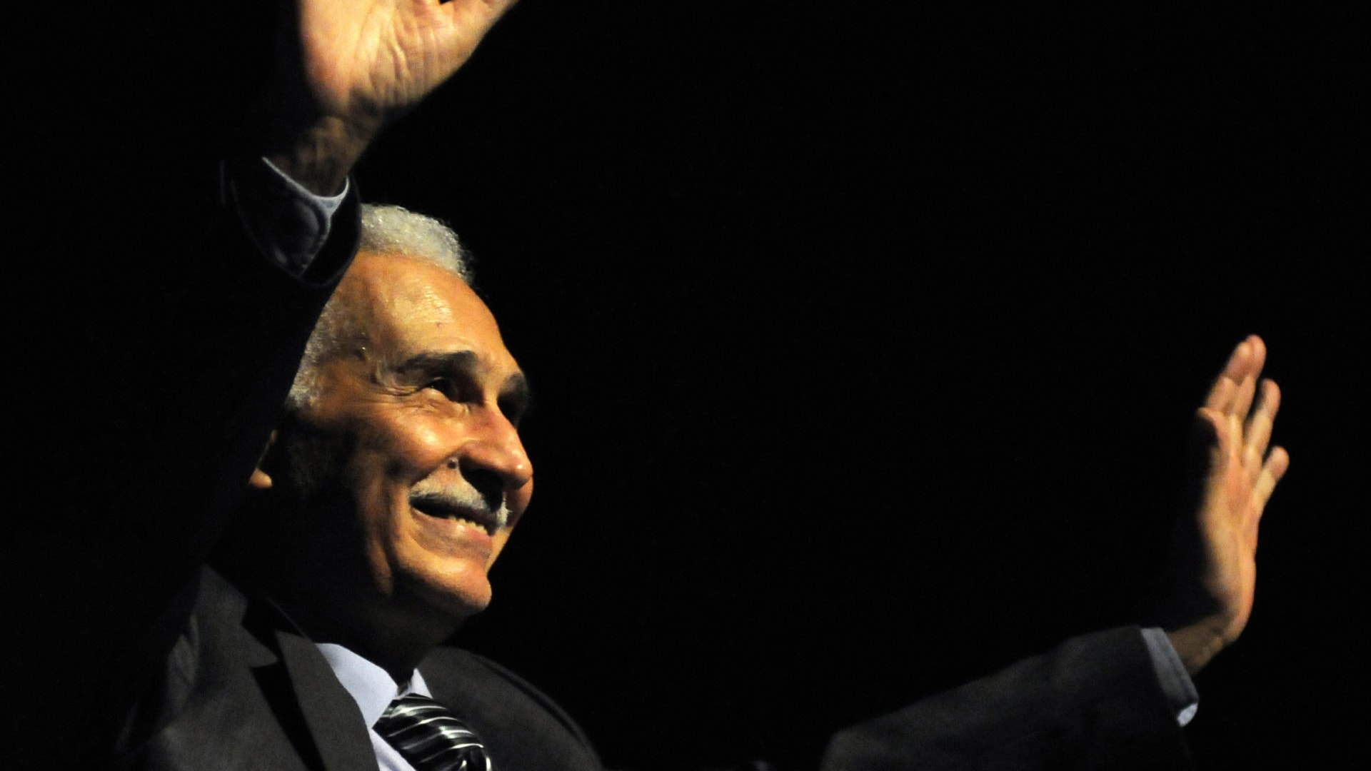 مصر.. الفنان عبدالرحمن أبو زهرة في العناية المركزة