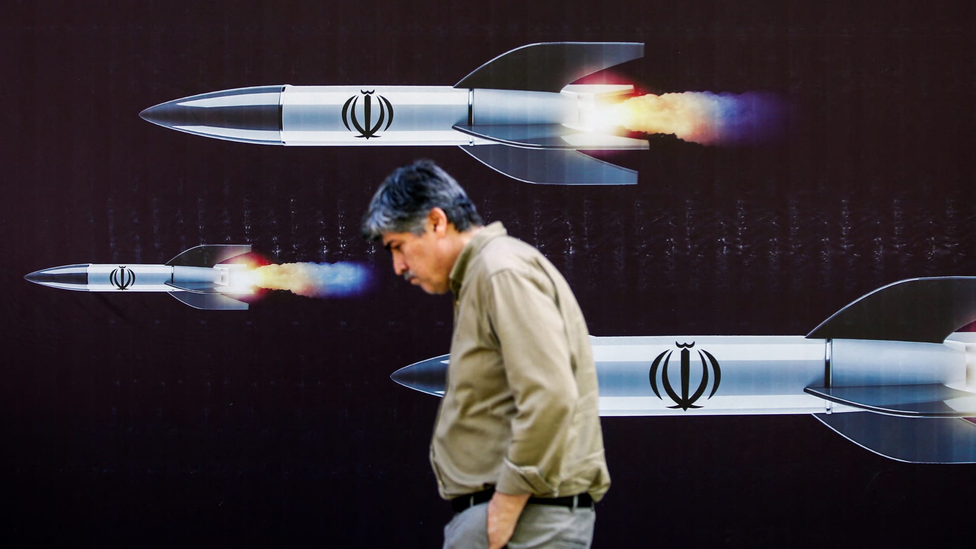 إعلام إيراني يرد على إعلان أمريكا إنقاذ أحد أفراد طاقم طائرة "إف-15" المفقودين