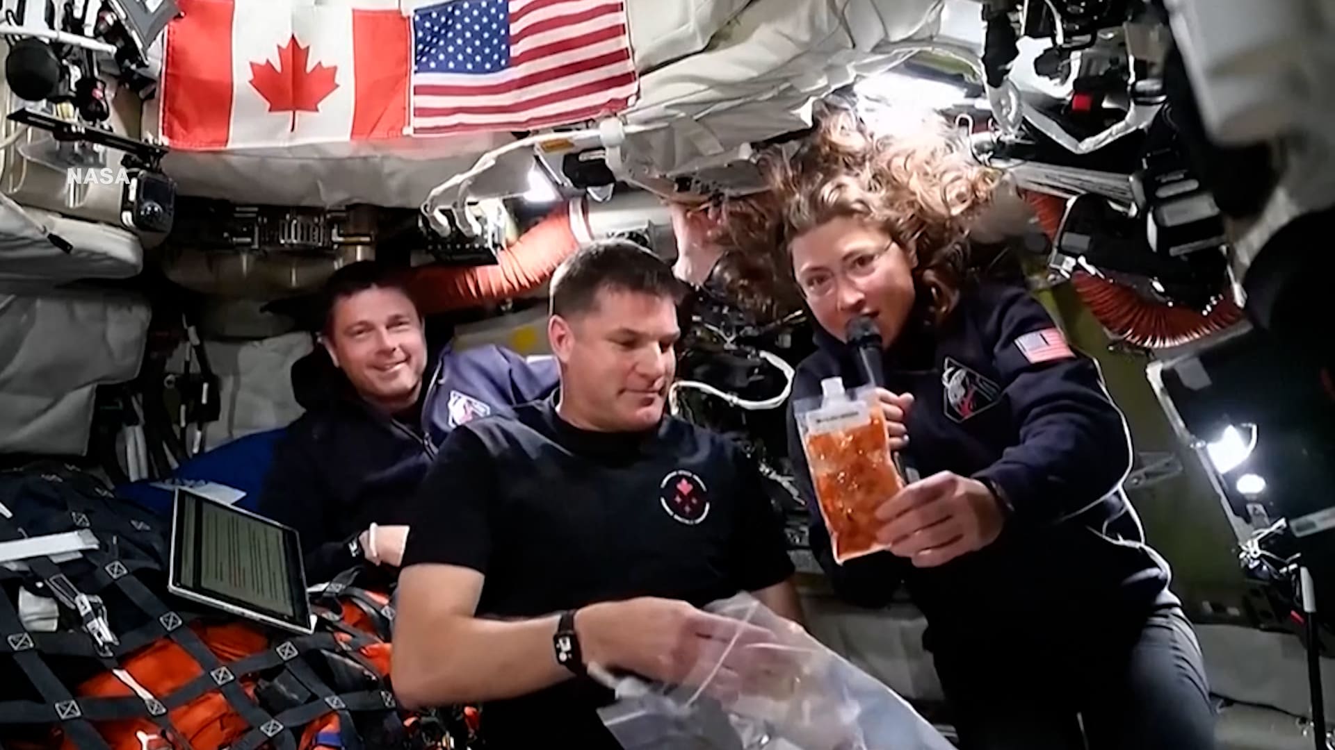 كيف يتحول الروبيان المجفف إلى وجبة لذيذة في الفضاء؟