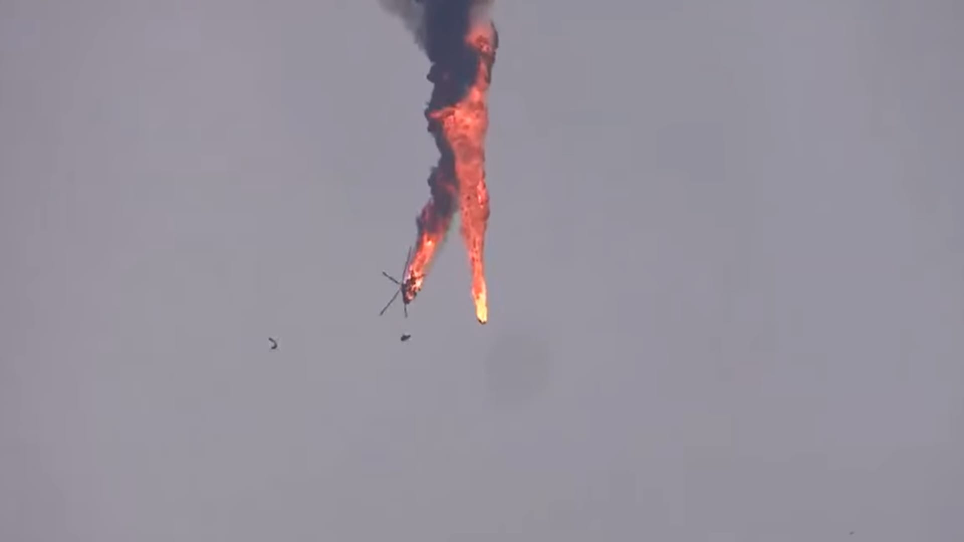 حقيقة فيديو "إصابة صاروخ حراري إيراني لمروحية أمريكية من طراز بلاك هوك"