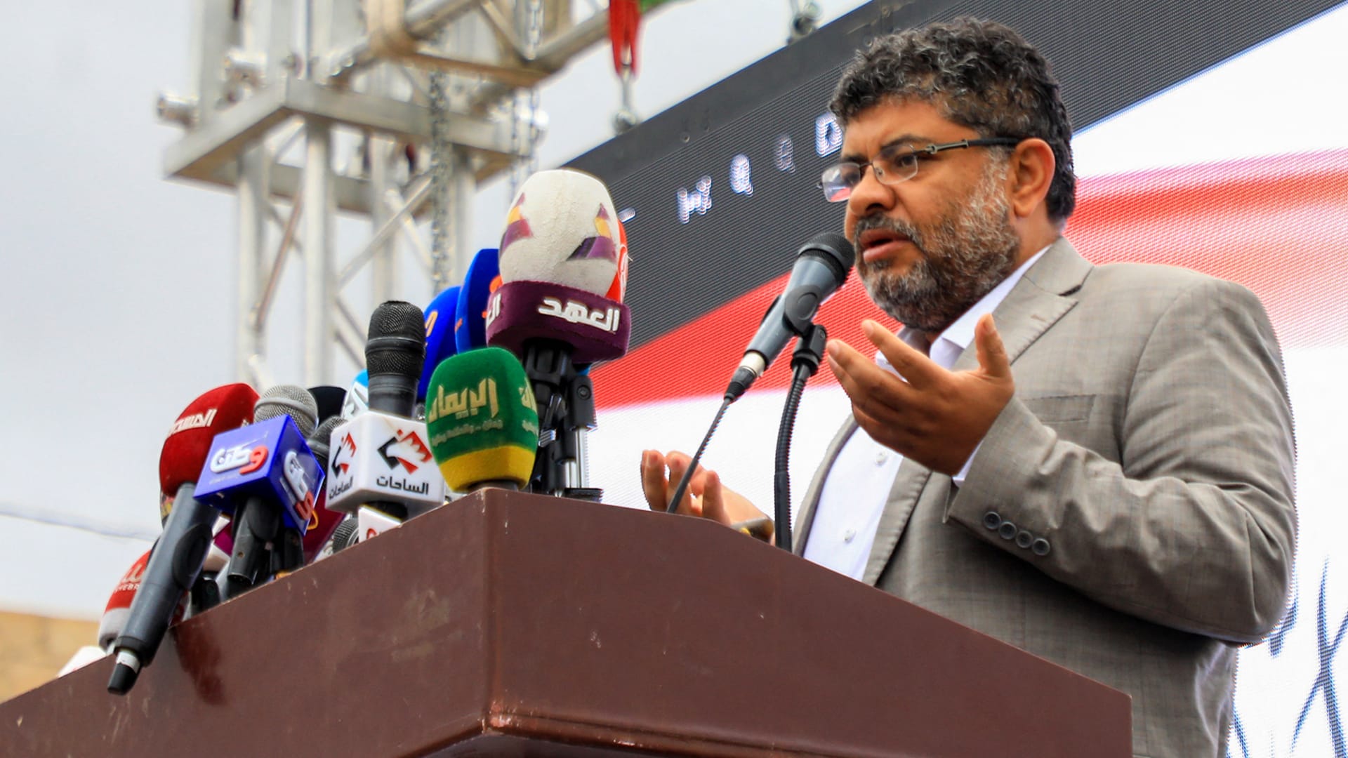 محمد علي الحوثي يؤكد لـCNN أن "لا نية" لاستهداف الموانئ السعودية والسفن الأمريكية بشرط