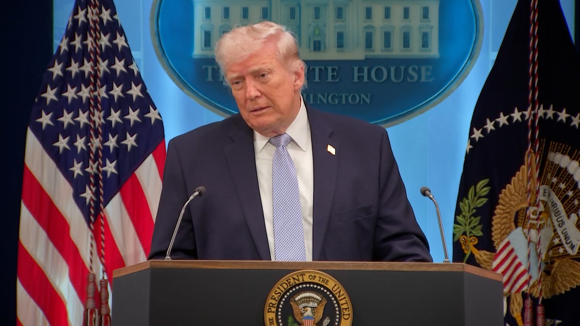 "ستحترق وتنفجر".. ترامب يتحدث عن خطة تدمير كامل لجسور إيران ومحطات توليد الطاقة