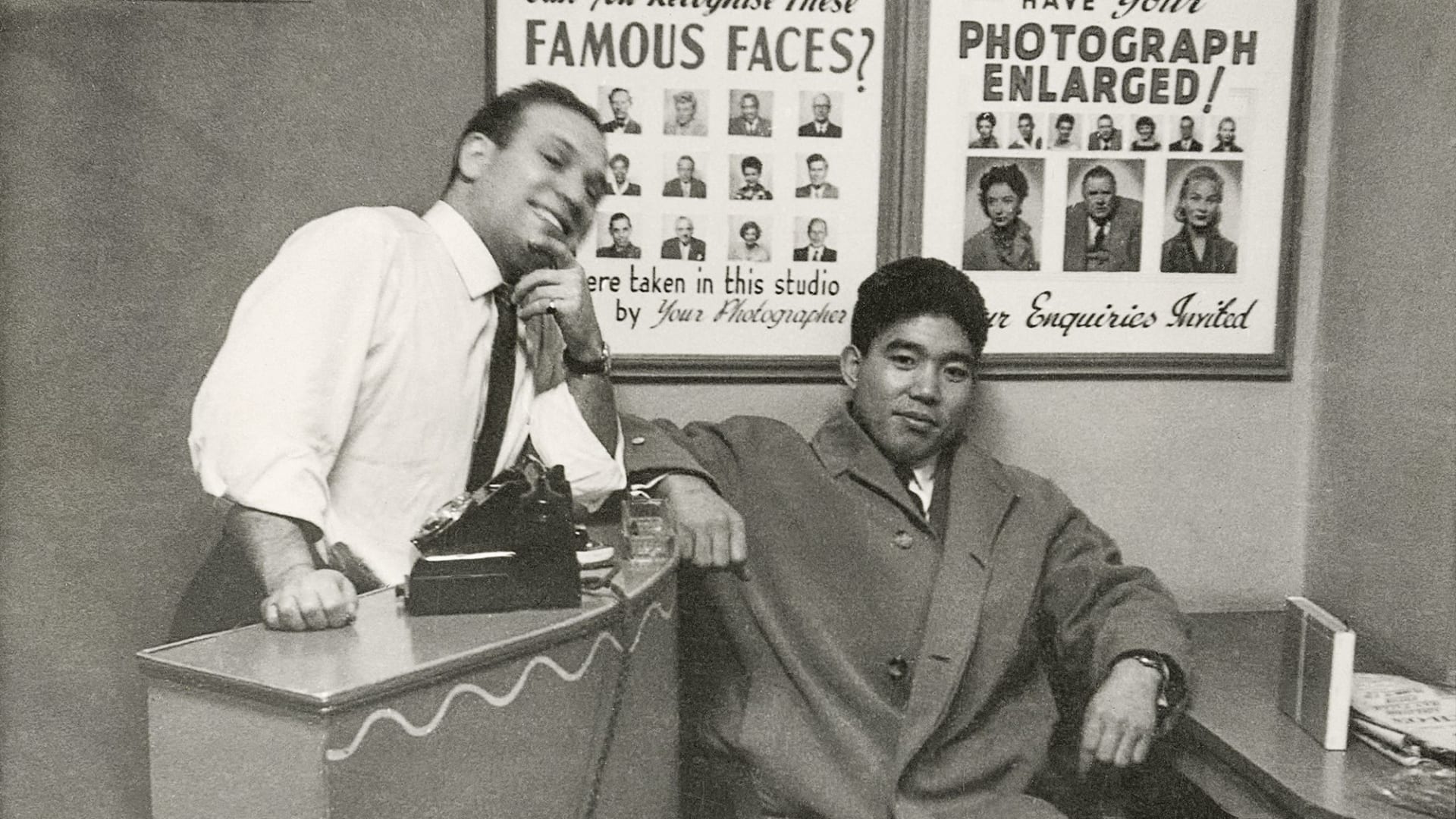 مئات صور جوازات سفر المشاهير وثّقها هذا الاستوديو المتواضع في لندن