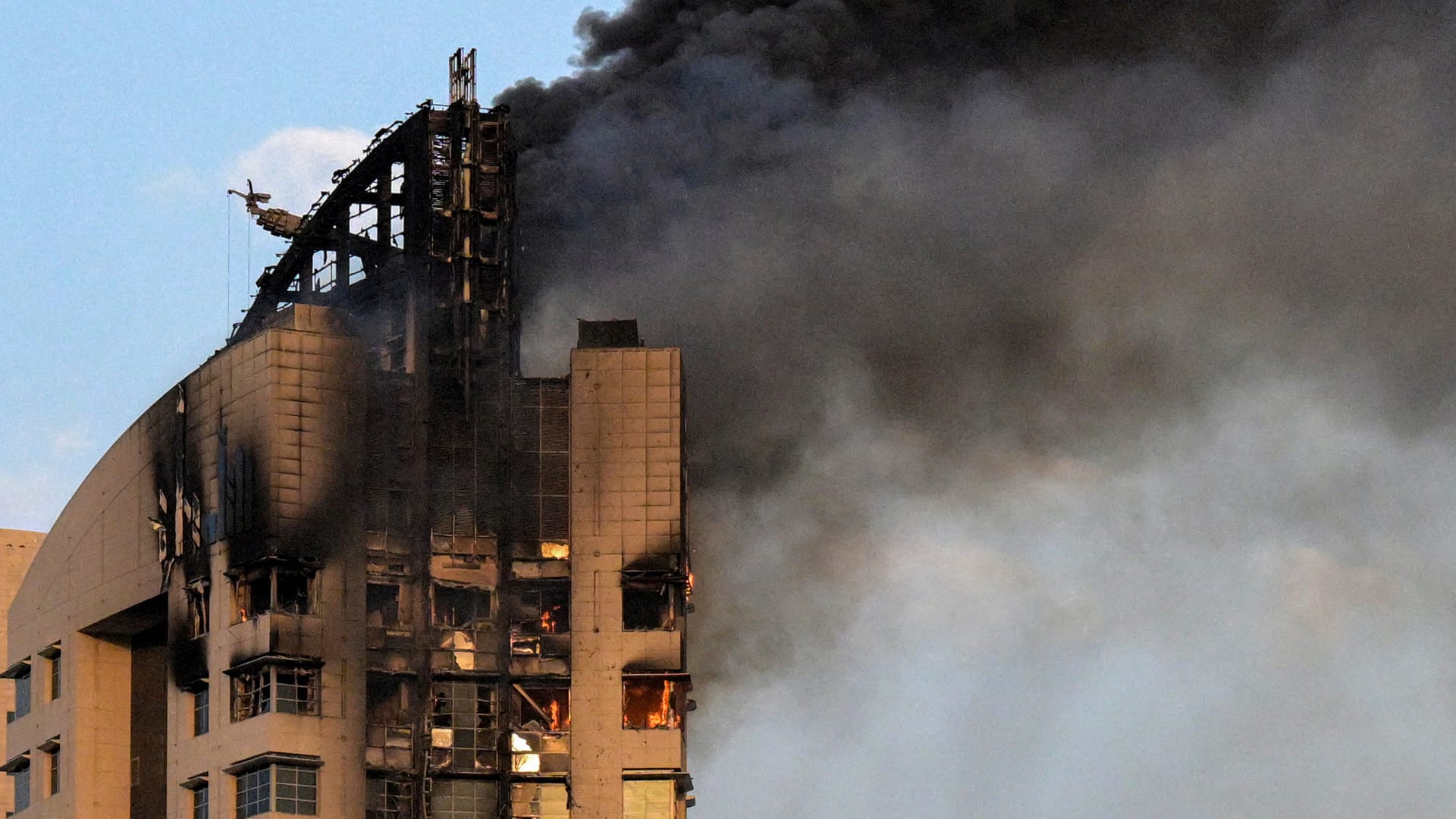 دول خليجية تعلن اعتراض صواريخ ومسيرات إيرانية قبل انتهاء "مهلة ترامب".. إليكم التفاصيل