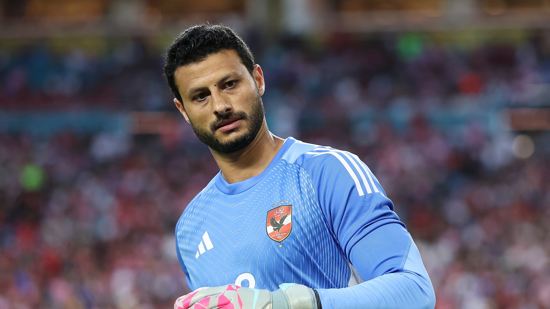 تصرف "صادم" من محمد الشناوي مع الحكم بعد تعادل الأهلي في الدوري المصري