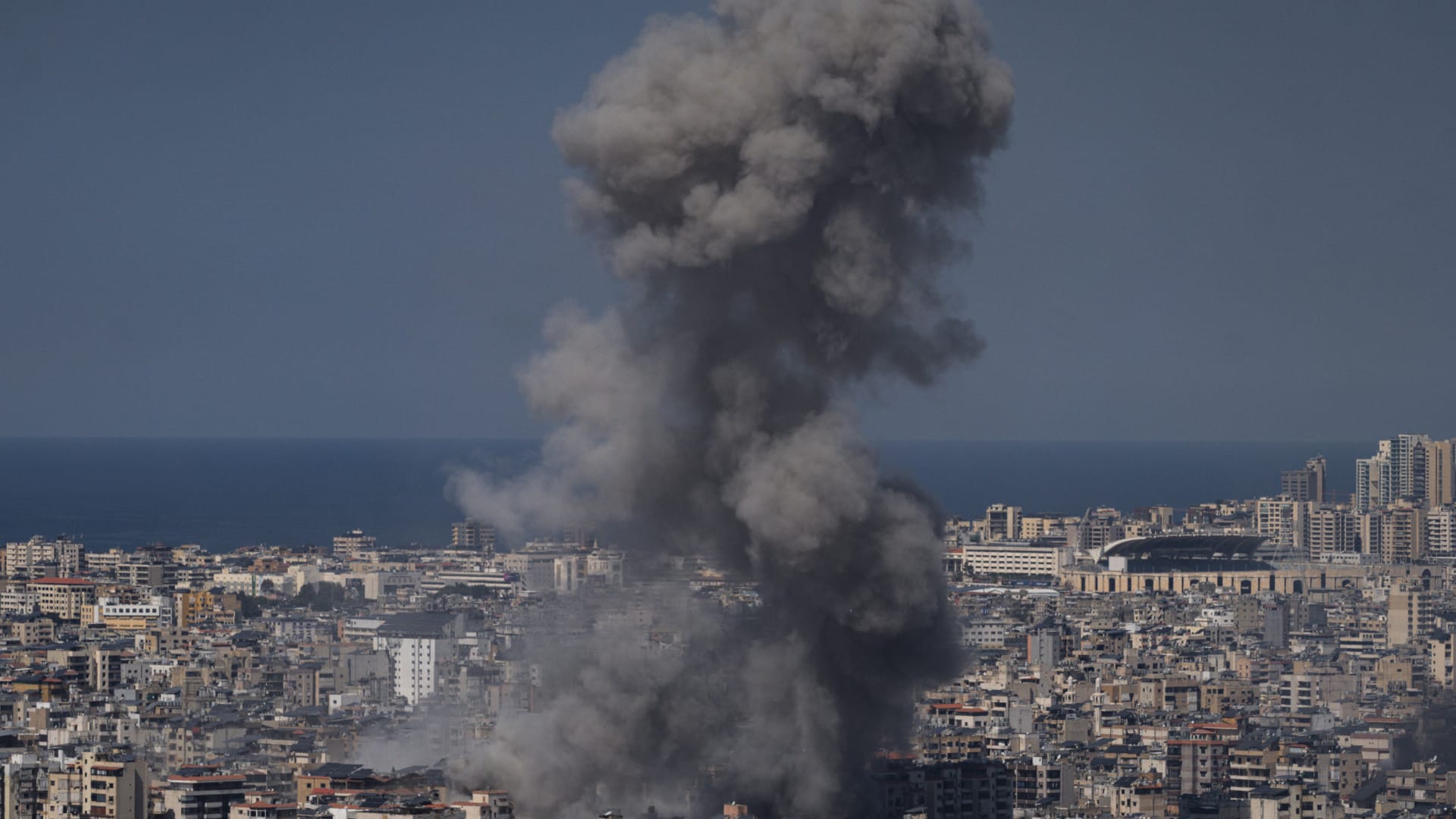 بين ضحايا ونازحين.. أرقام تُظهر الوضع المأساوي في لبنان في ظل الغارات الإسرائيلية