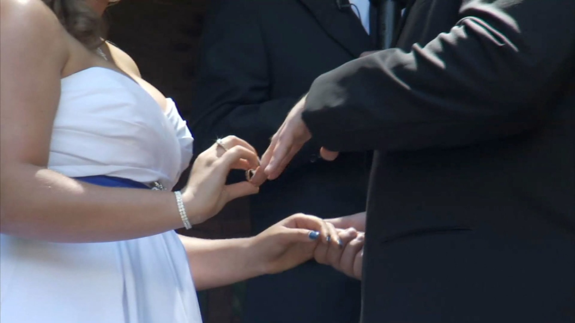 دراسة تربط الزواج بانخفاض خطر الإصابة بالسرطان.. شاهد كم تبلغ النسبة