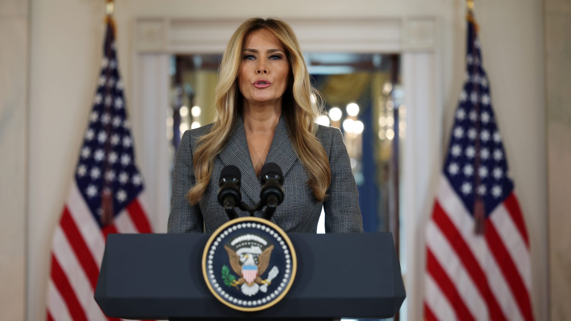 ميلانيا ترامب تندد بـ"الأكاذيب" بشأن علاقتها بإبستين: "لم أكن يومًا صديقته"