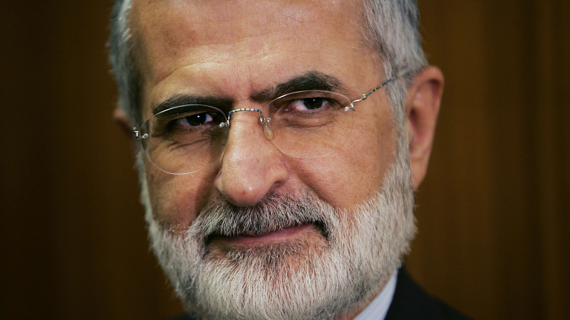 إيران تعلن وفاة مستشار المرشد "متأثراً بجراحه جراء غارة"