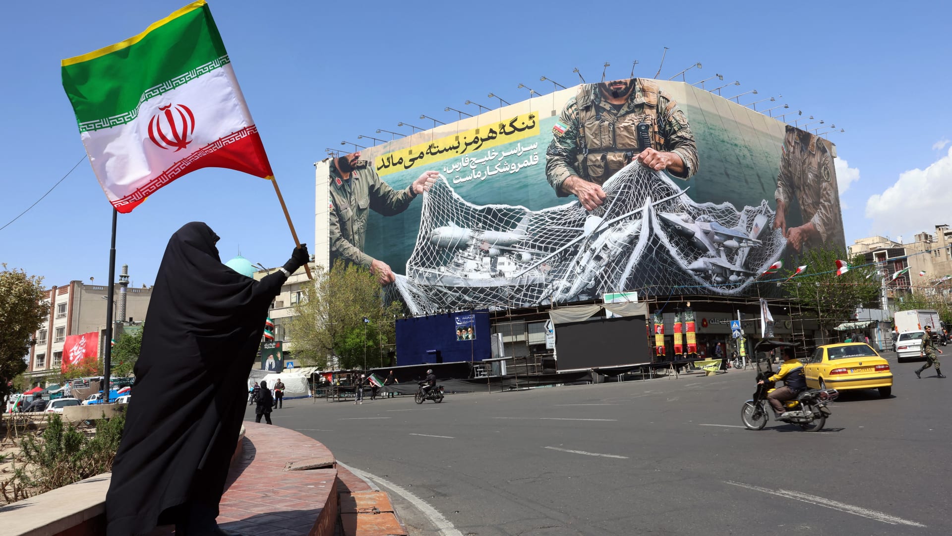 سلطان الجابر: المرور عبر مضيق هرمز يخضع لـ"شروط وضغوط" إيران