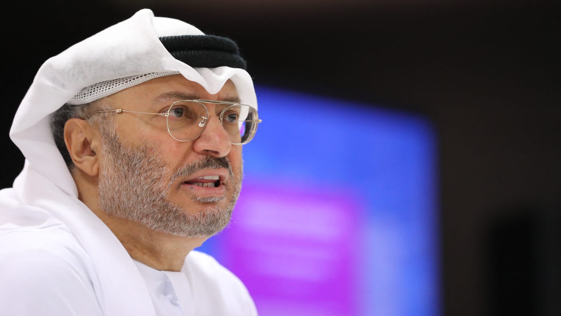 قرقاش يعلق على "استخلاص دروس العدوان الإيراني الغاشم": من السابق لأوانه