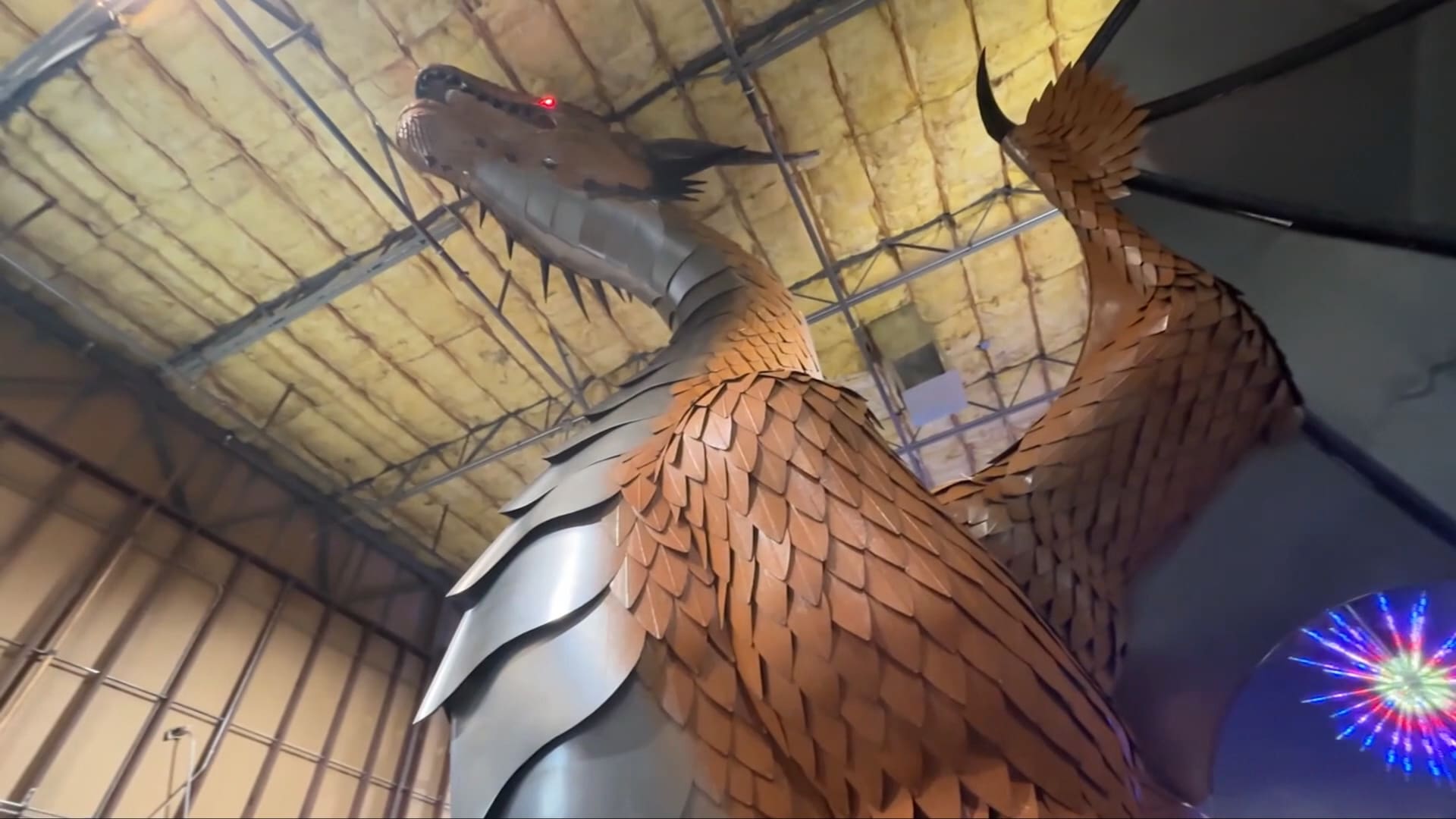 قابلوا "غولدسبار": أكبر تنين معدني في العالم