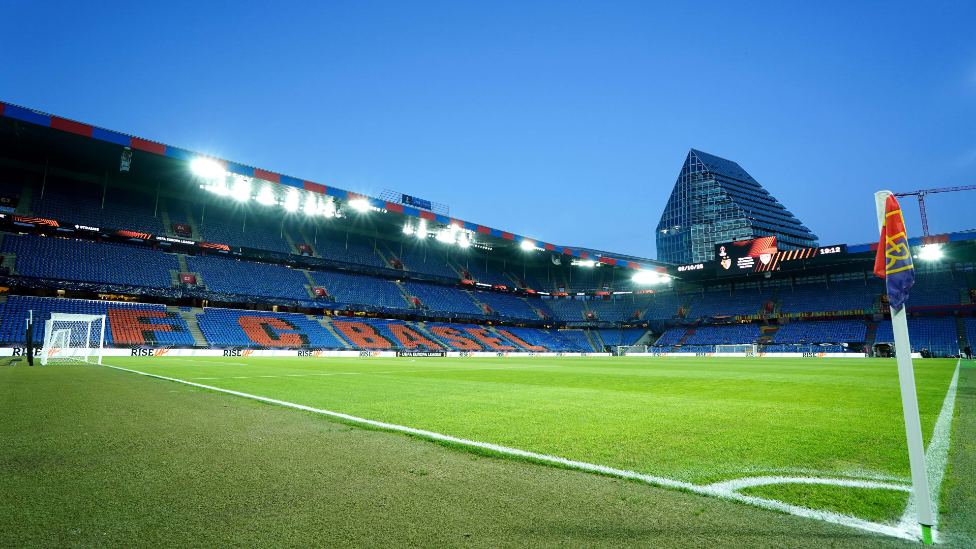 تضررت القمصان والأحذية.. حريق في غرفة الملابس يتسبب بتأجيل مباراة لبازل بالدوري السويسري