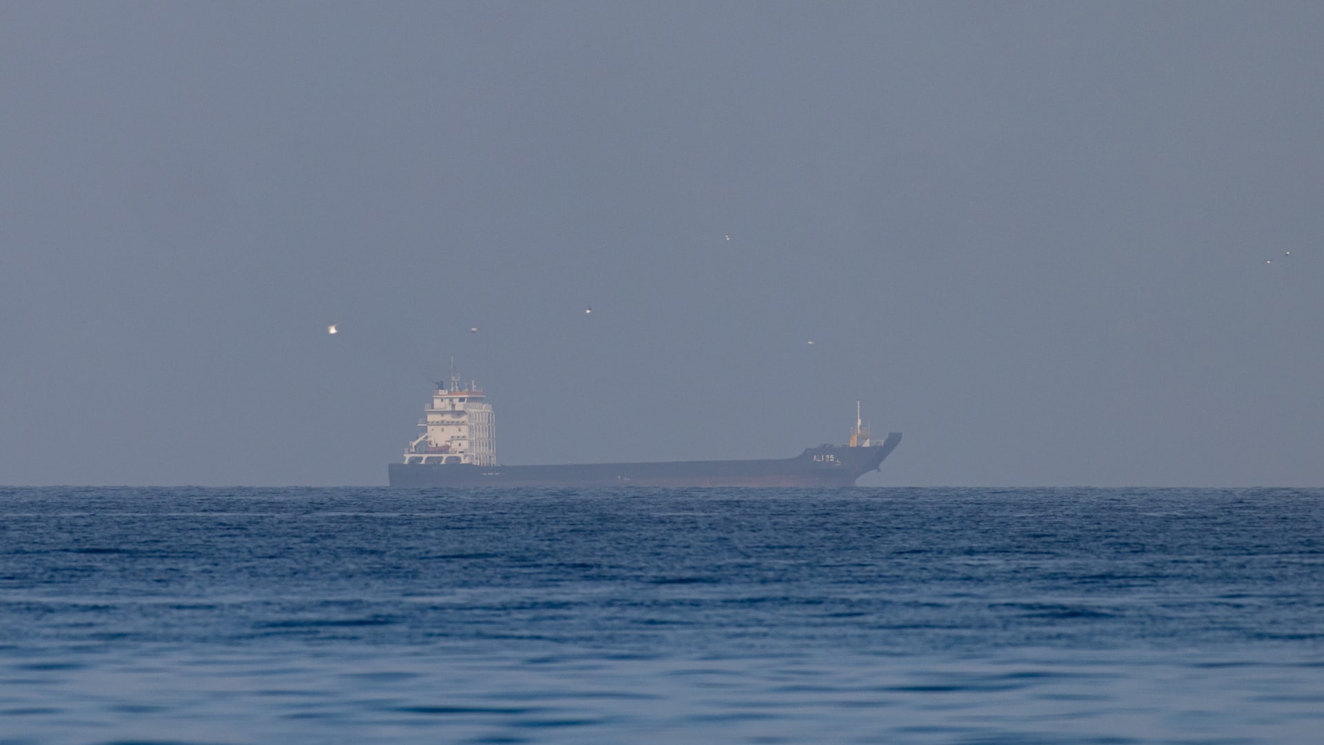 هل تكفي إعادة فتح مضيق هرمز لحل أزمة الشحن وارتفاع أسعار النفط؟