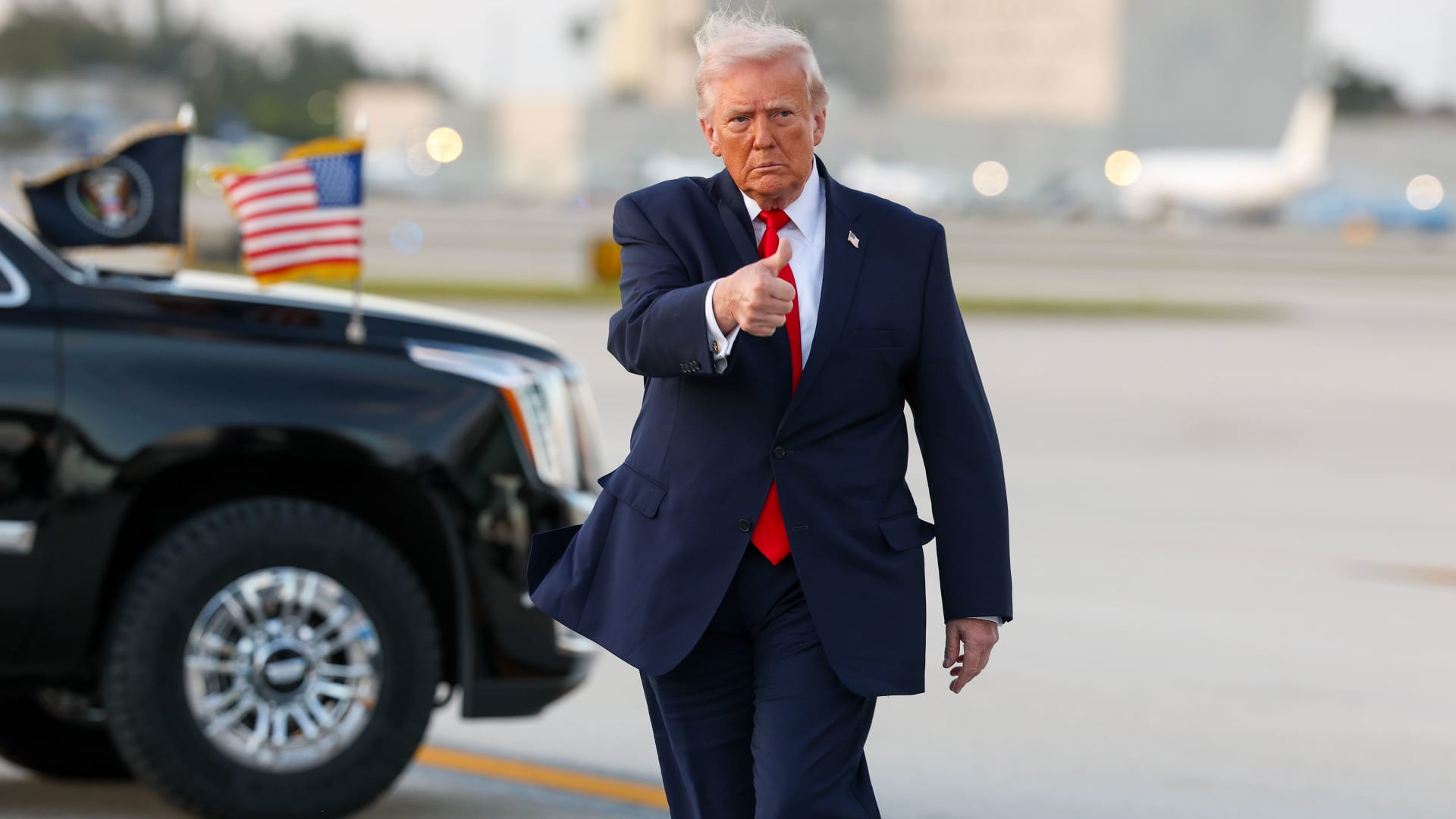 بعد فشل المفاوضات مع إيران.. أول تحرك من ترامب بشأن مضيق هرمز