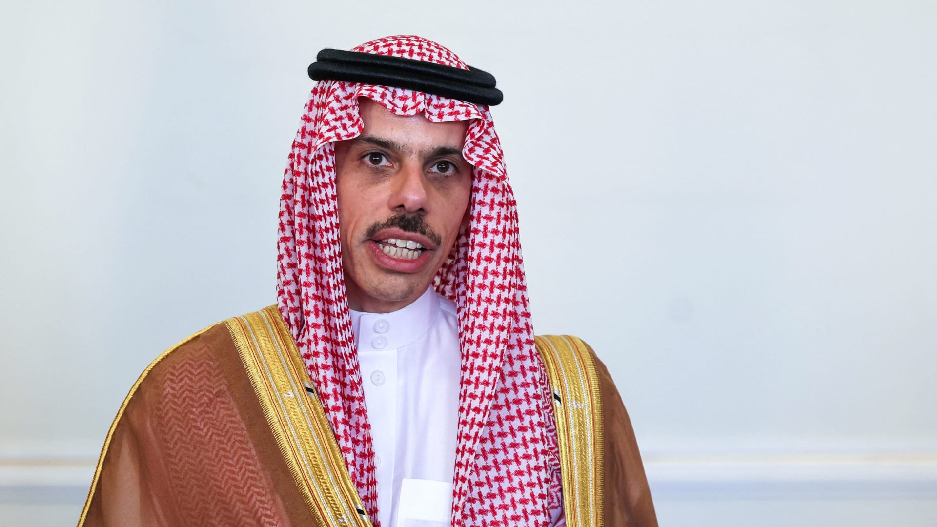 بعد محادثات باكستان.. اتصال هاتفي جديد بين وزيري خارجية السعودية وإيران