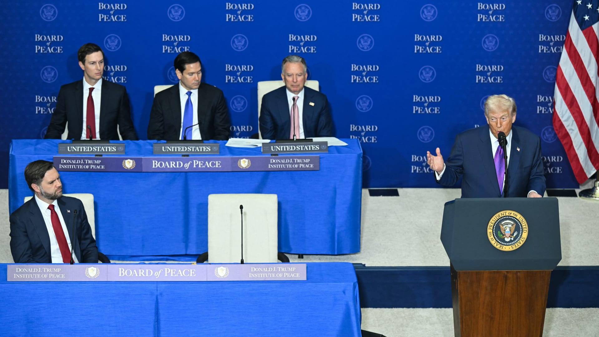 بعد تلميح ترامب لاحتمالية عقد مفاوضات جديدة مع إيران.. مصادر تكشف لـCNN ما تفكر فيه واشنطن بشأن الأزمة