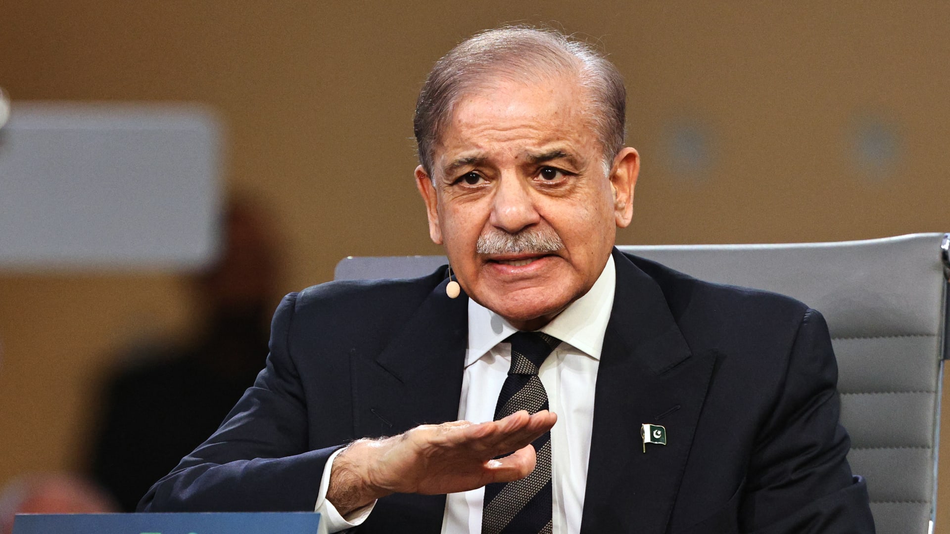 رئيس وزراء باكستان يزور السعودية وقطر وتركيا في ظل جهود لعقد جولة مفاوضات ثانية بين أمريكا وإيران