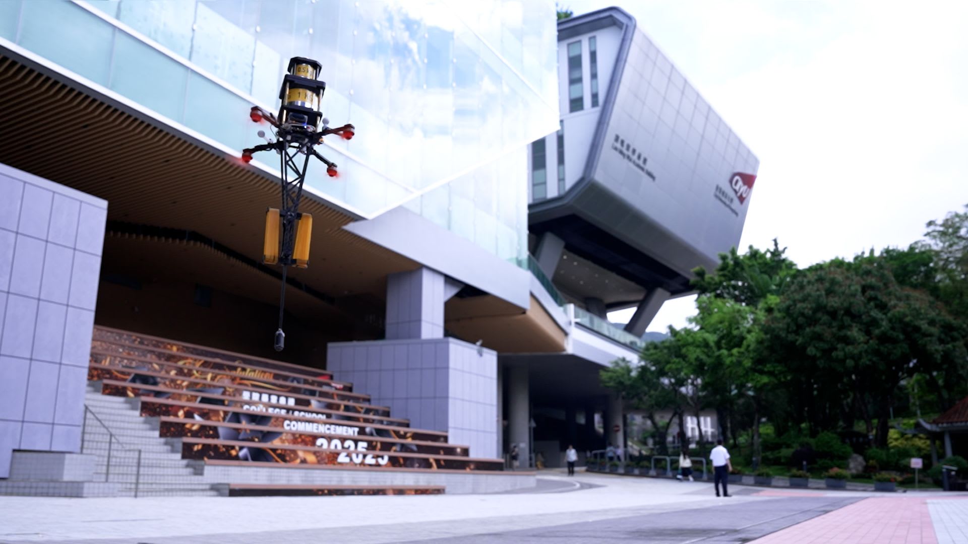 ليست لعبة.. شاهد روبوتات نطاطة مستوحاة من الحشرات