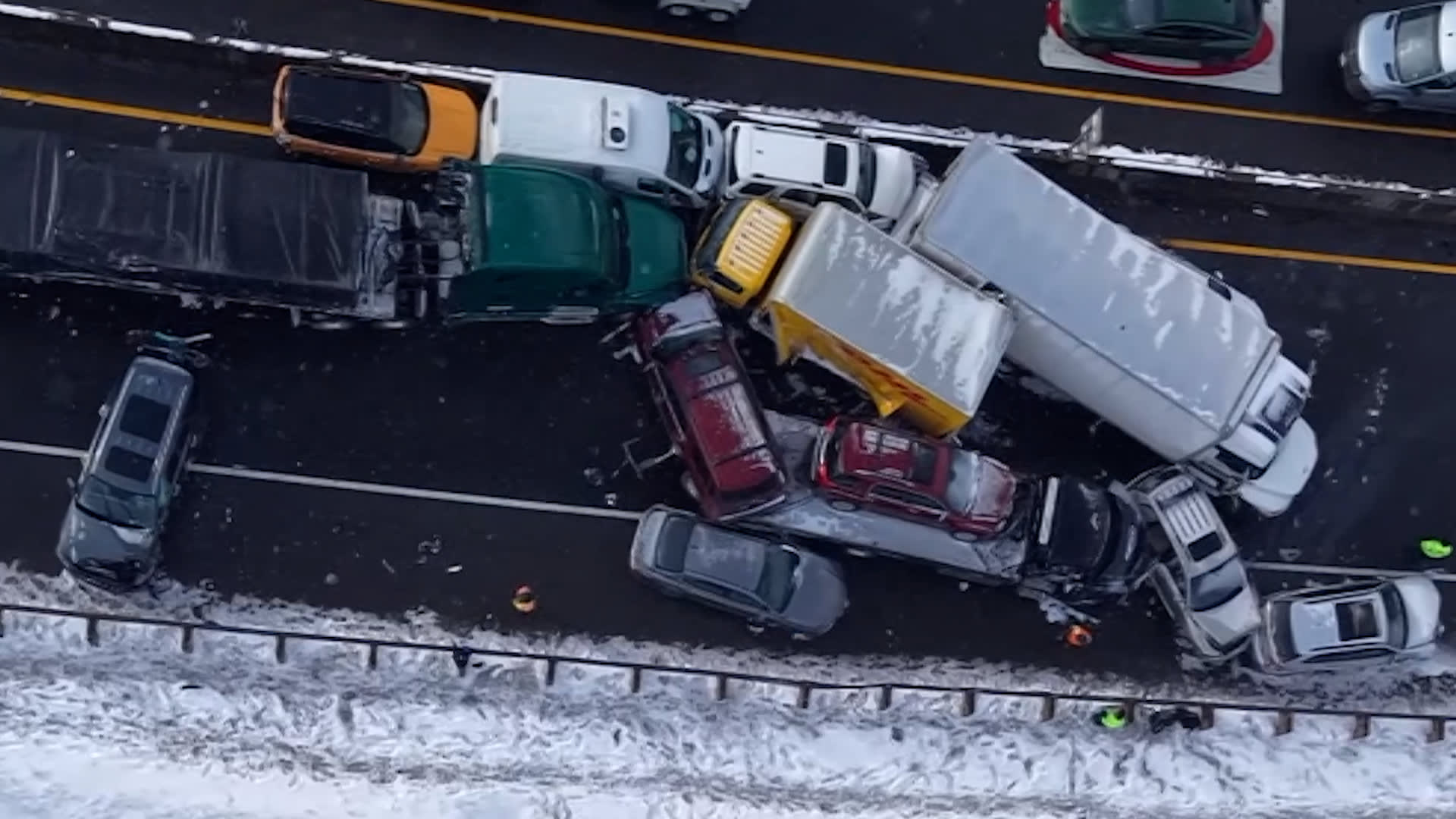 شمل 70 مركبة.. حادث تصادم ضخم على طريق سريع في كولورادو