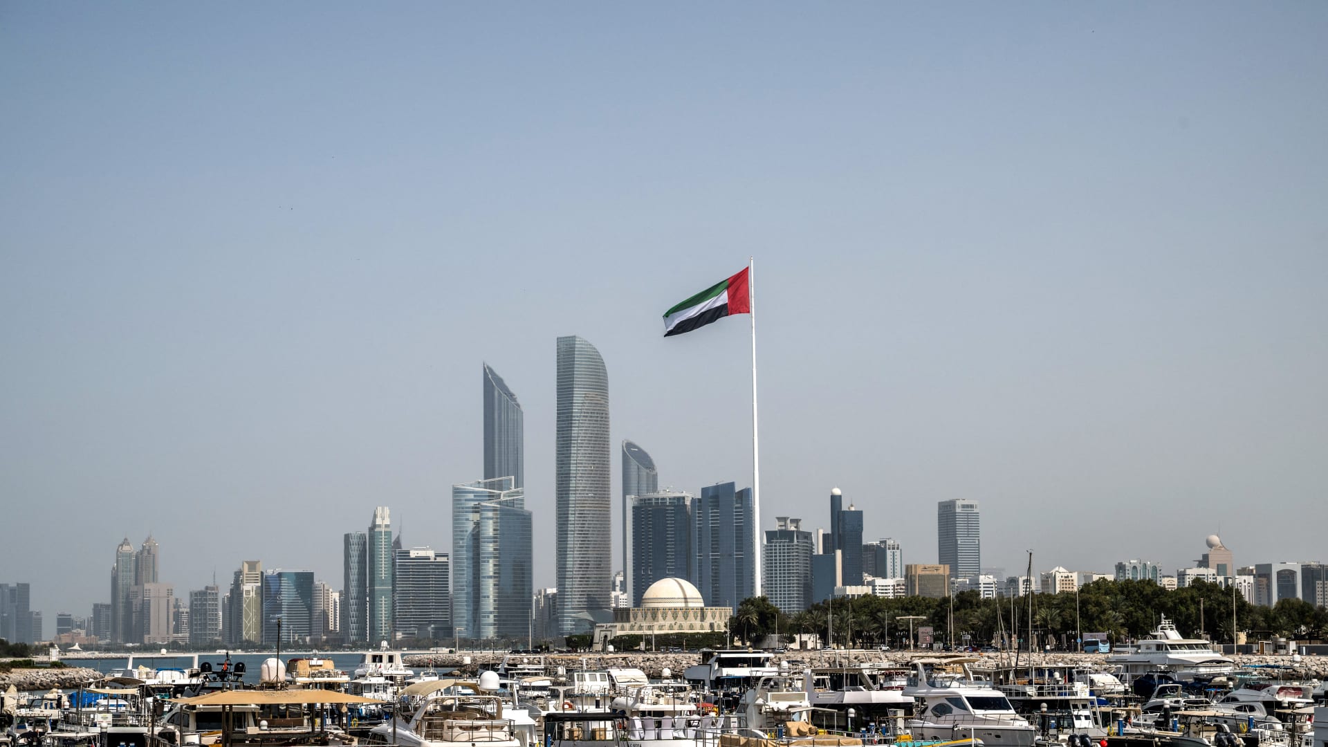 أول محادثة رفيعة المستوى بين مسؤولي الإمارات وإيران منذ بدء الحرب