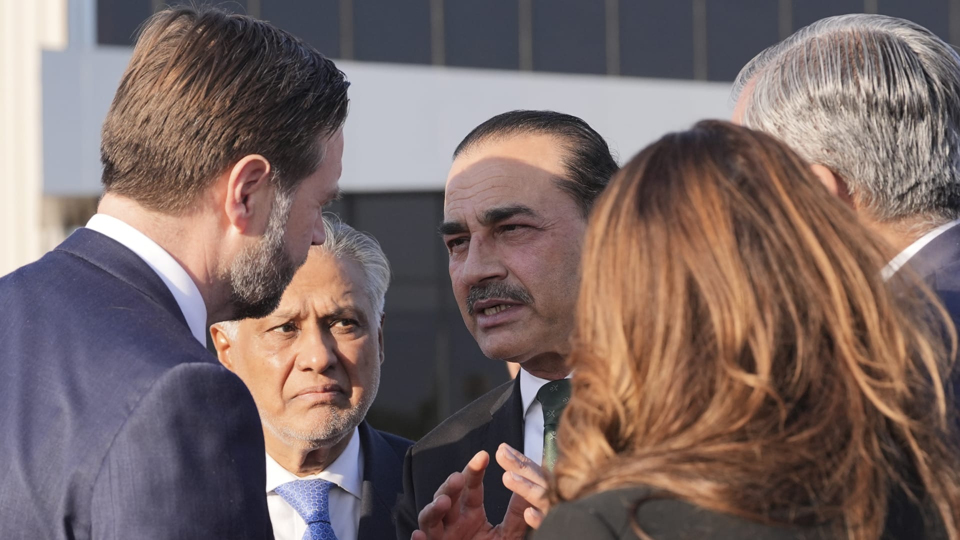 قائد الجيش الباكستاني في إيران وسط مساع لعقد جولة مفاوضات ثانية مع أمريكا