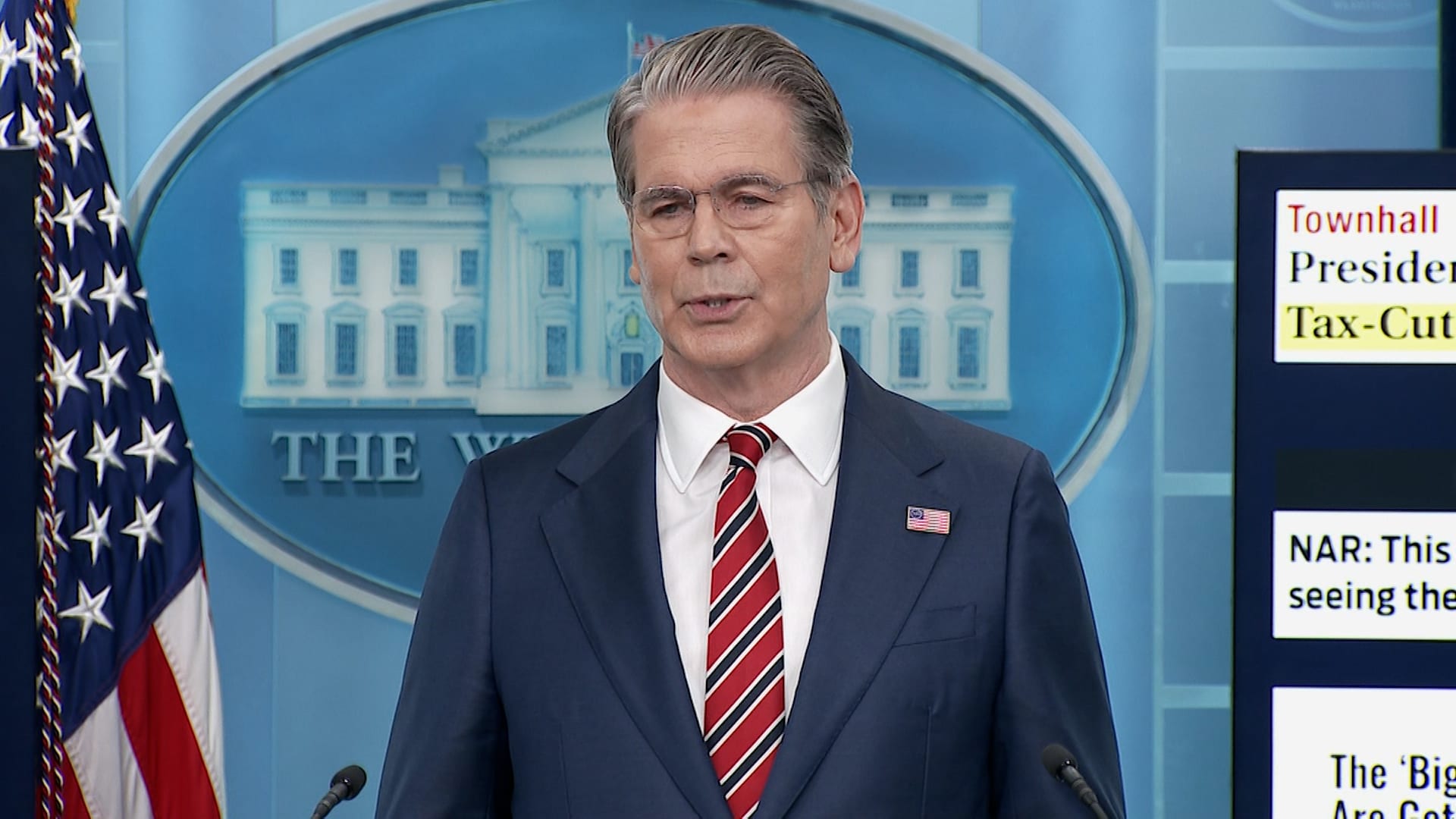 وزير الخزانة الأمريكي "متفائل" بانخفاض أسعار البنزين بحلول نهاية الصيف