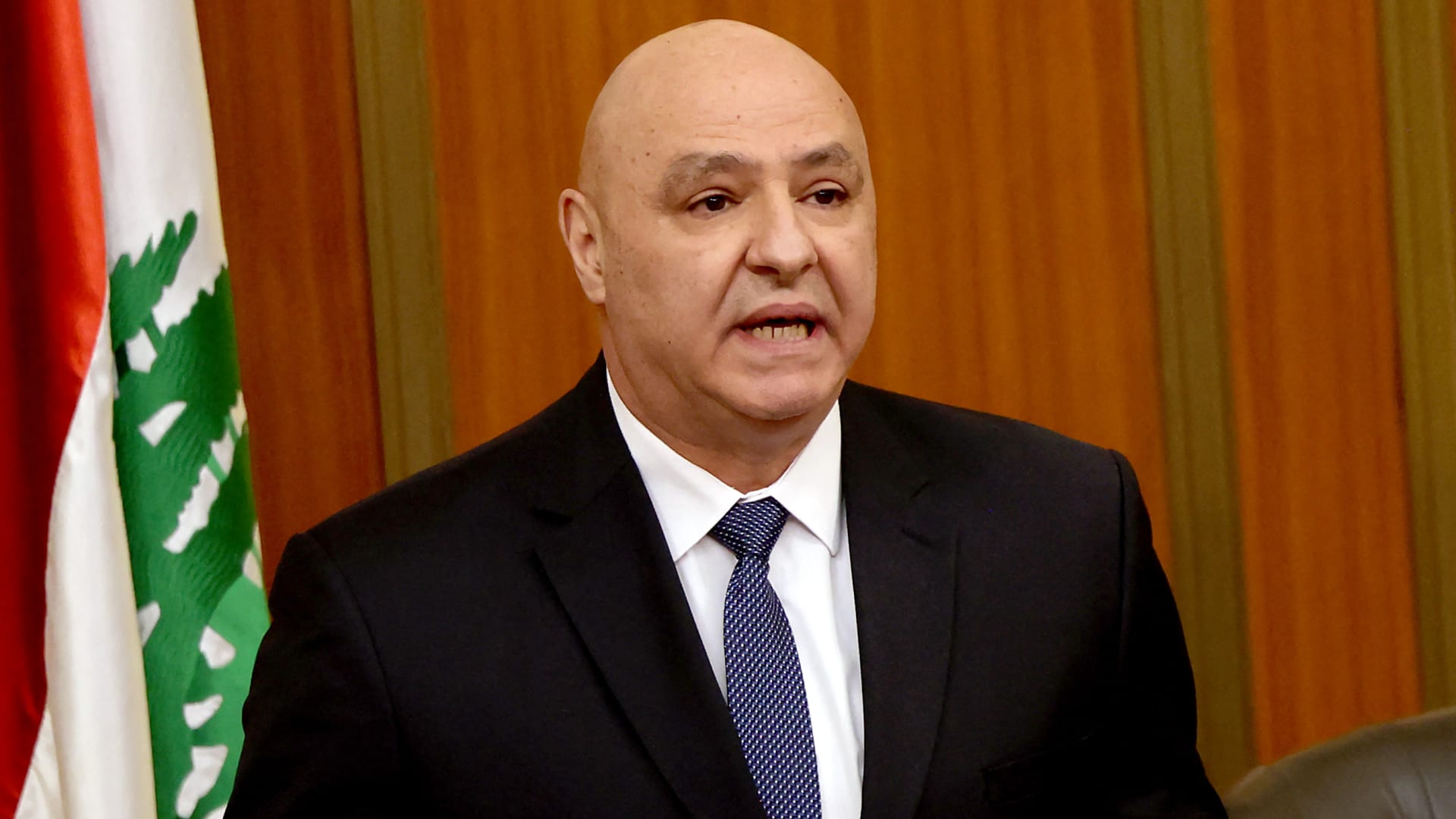 اتصال هاتفي بين رئيس لبنان وترامب بعد أن "رفض" عون التحدث مع نتنياهو