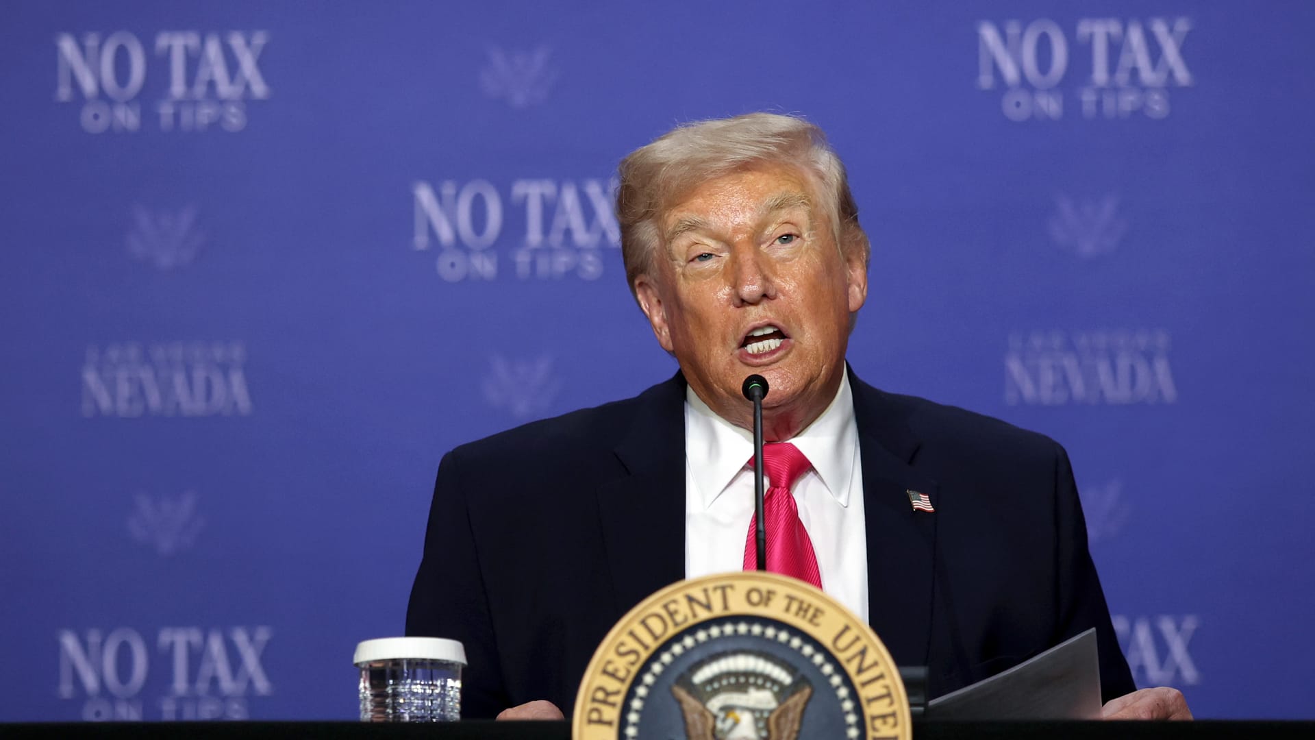 ترامب عن حرب إيران: "مر عليها شهران فقط بينما خضنا حروباً أخرى استمرت 18 عاماً"