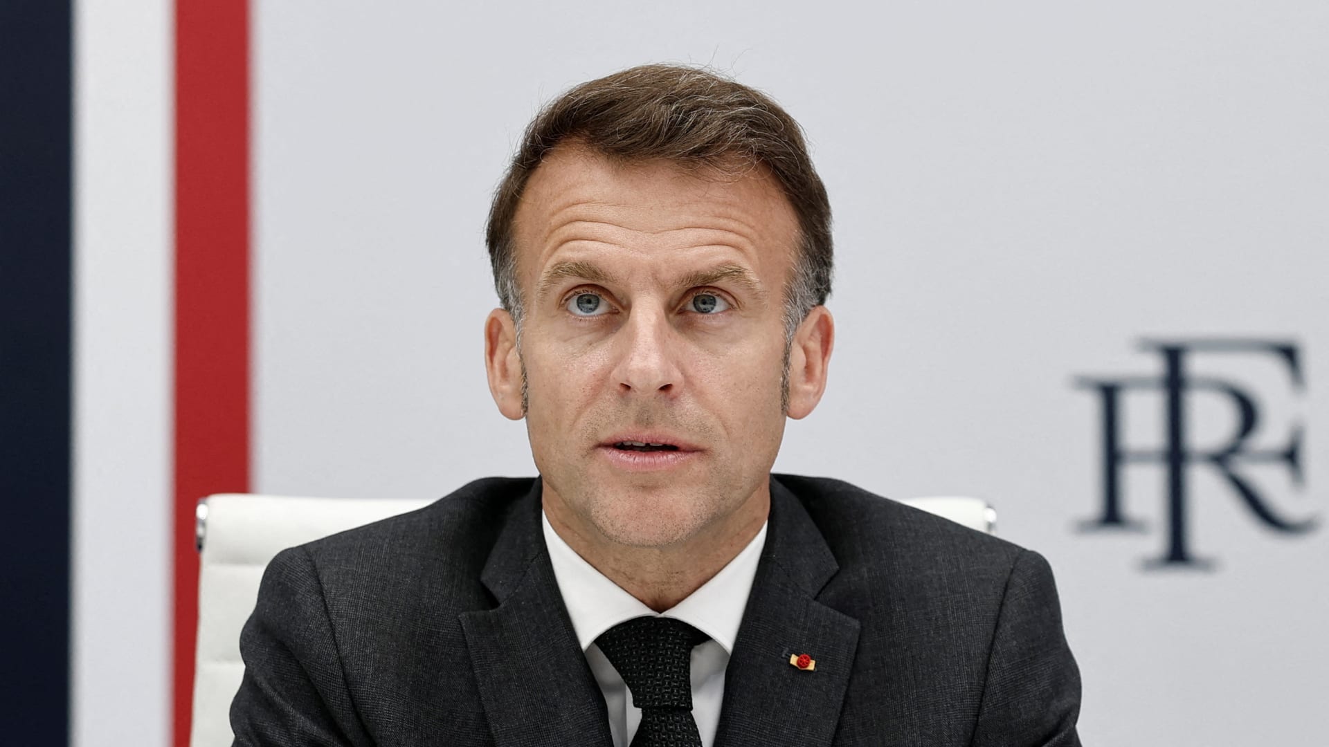 ماكرون يشير إلى "مخاوف" بشأن وقف إطلاق النار في لبنان