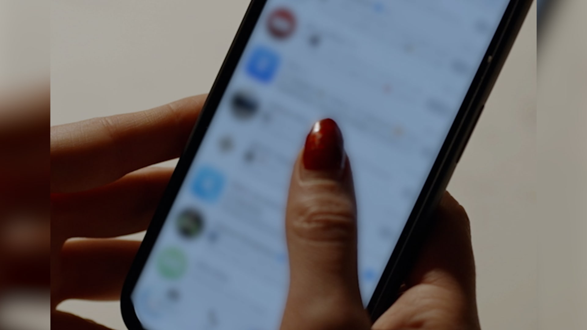 يتبادل مستخدموه كيفية تخدير زوجاتهم.. تحقيق لـCNN في الجانب المظلم لموقع إباحي يُروّج للاغتصاب