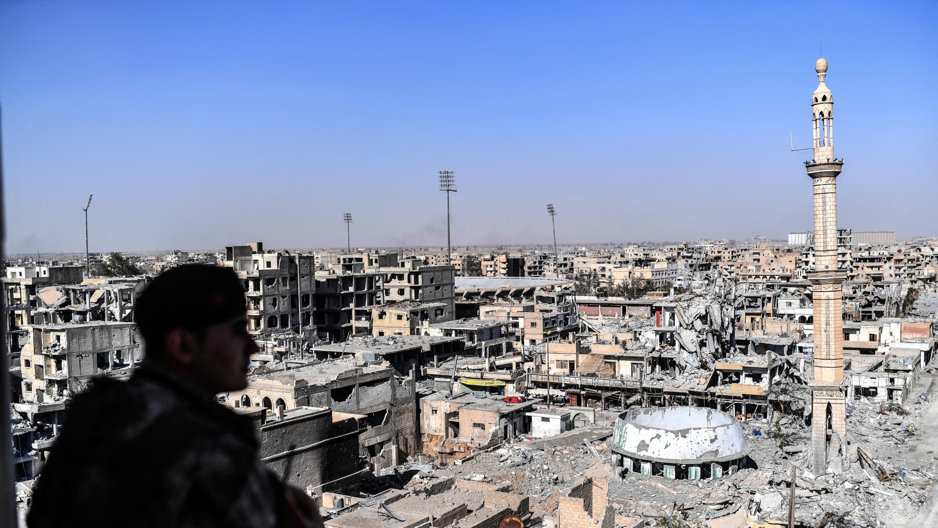 فيديو متداول لـ"تدمير ضريح شيعي في مدينة الرقة السورية".. هذه حقيقته