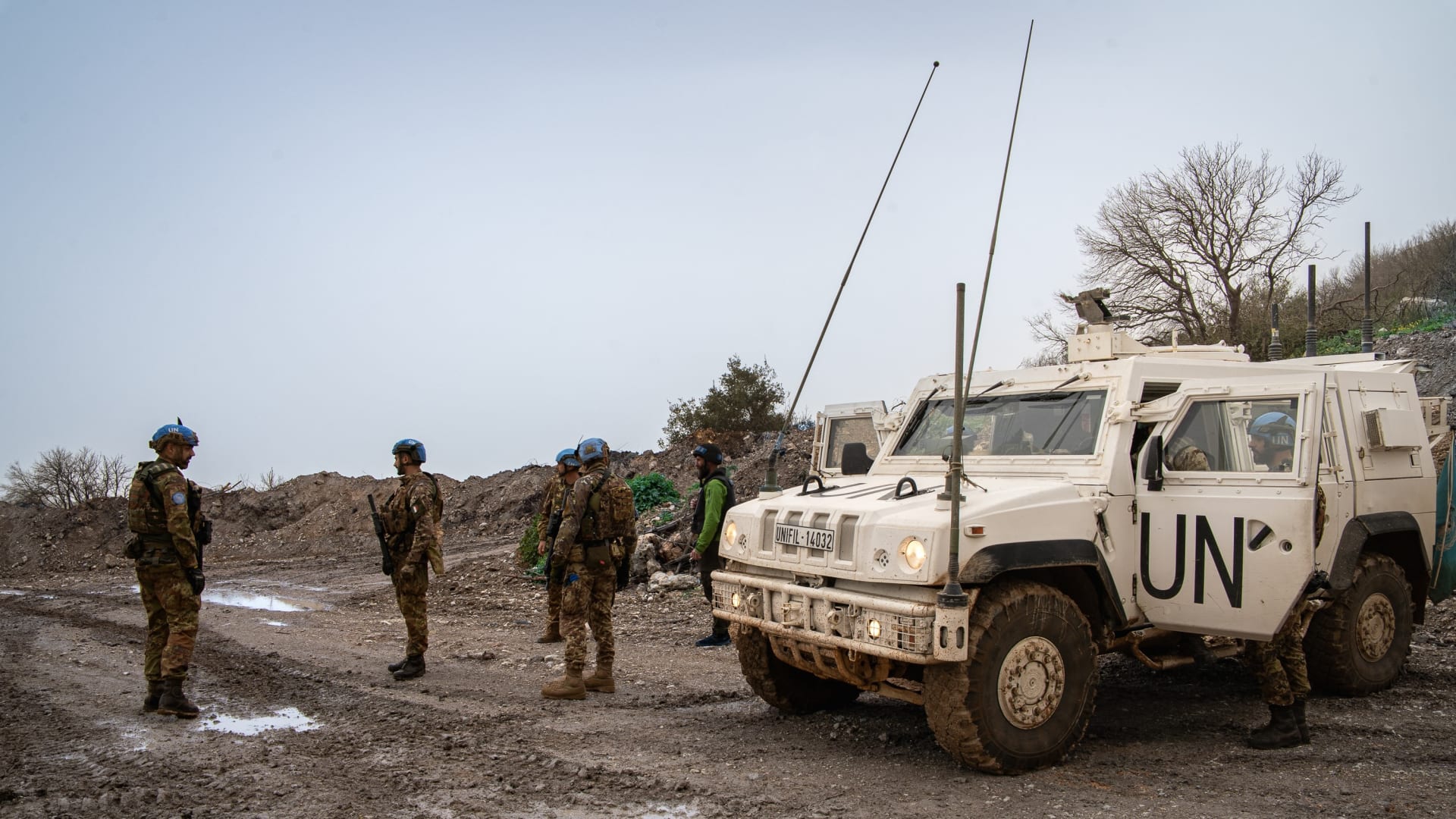مُتهمًا حزب الله.. ماكرون يعلن مقتل جندي فرنسي في لبنان