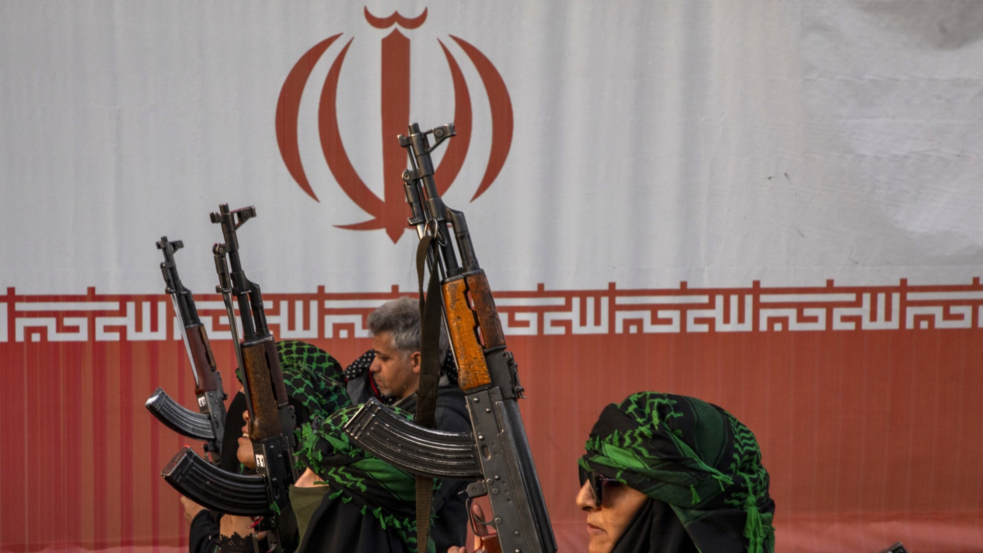 إيران تُعلن دراستها مقترحات أمريكية جديدة بعد وساطة من باكستان