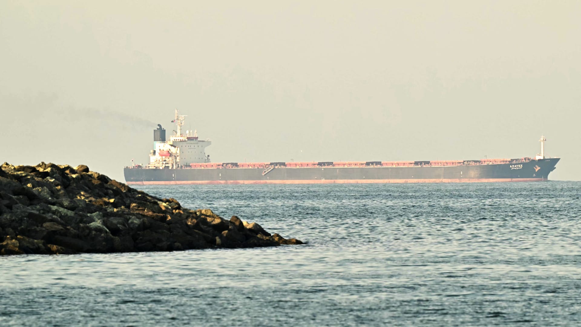 مسؤول إيراني لـCNN: سنعطي أولوية عبور مضيق هرمز للسفن التي تدفع الرسوم