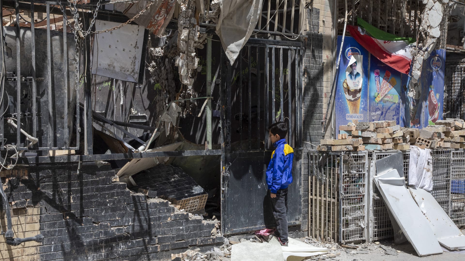 لقطات منشورة تظهر حجم الدمار والركام في طهران بسبب الحرب