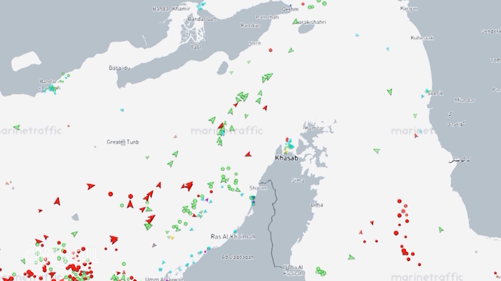 بعد تهديد إيران باستهداف أي سفينة تقترب من مضيق هرمز.. مراسل CNN يوضح ما تعنيه طهران