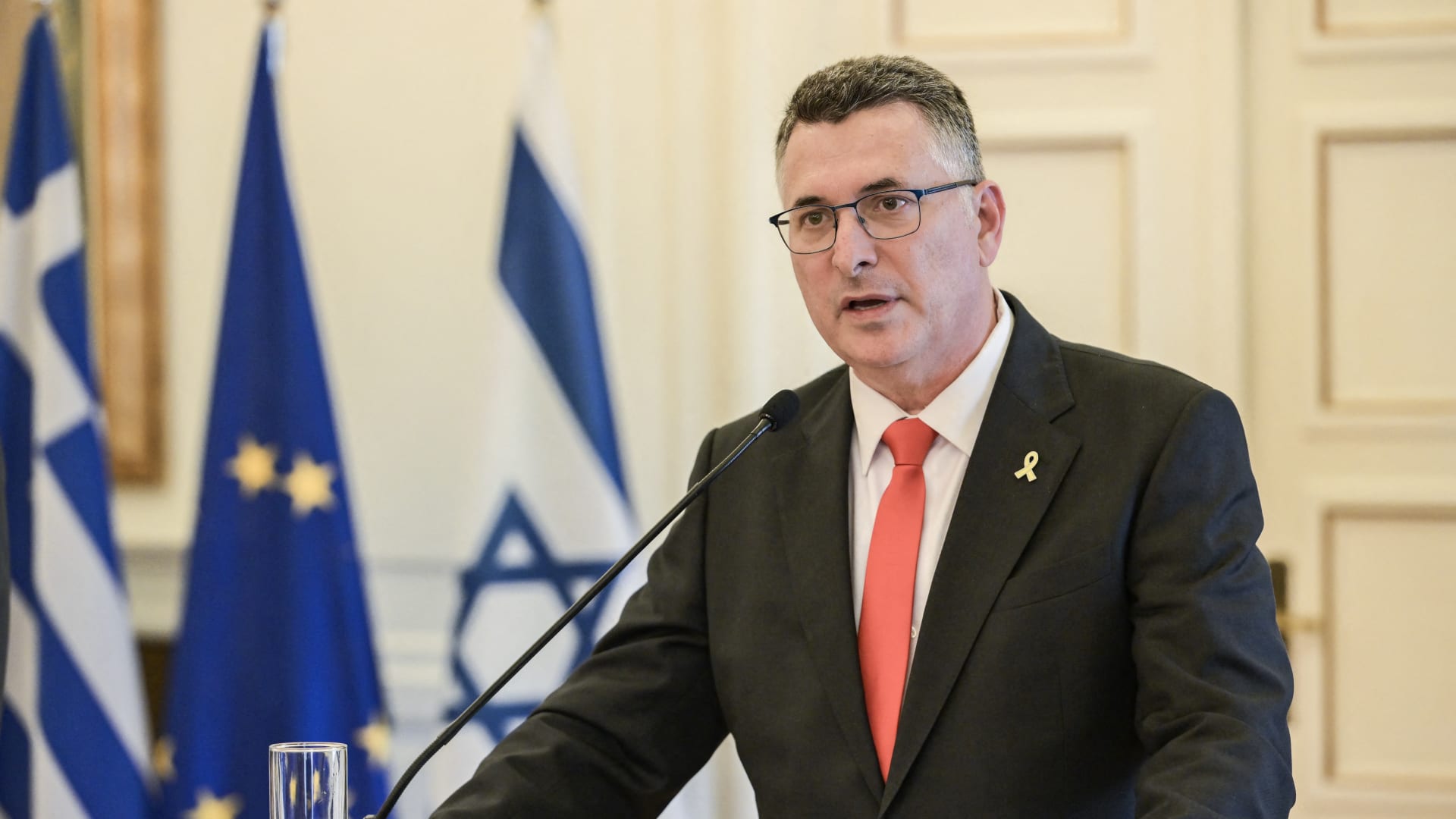 وزير الخارجية الإسرائيلي عن تدنيس جندي لرمز مسيحي في لبنان: "تصرّف مخزٍ"