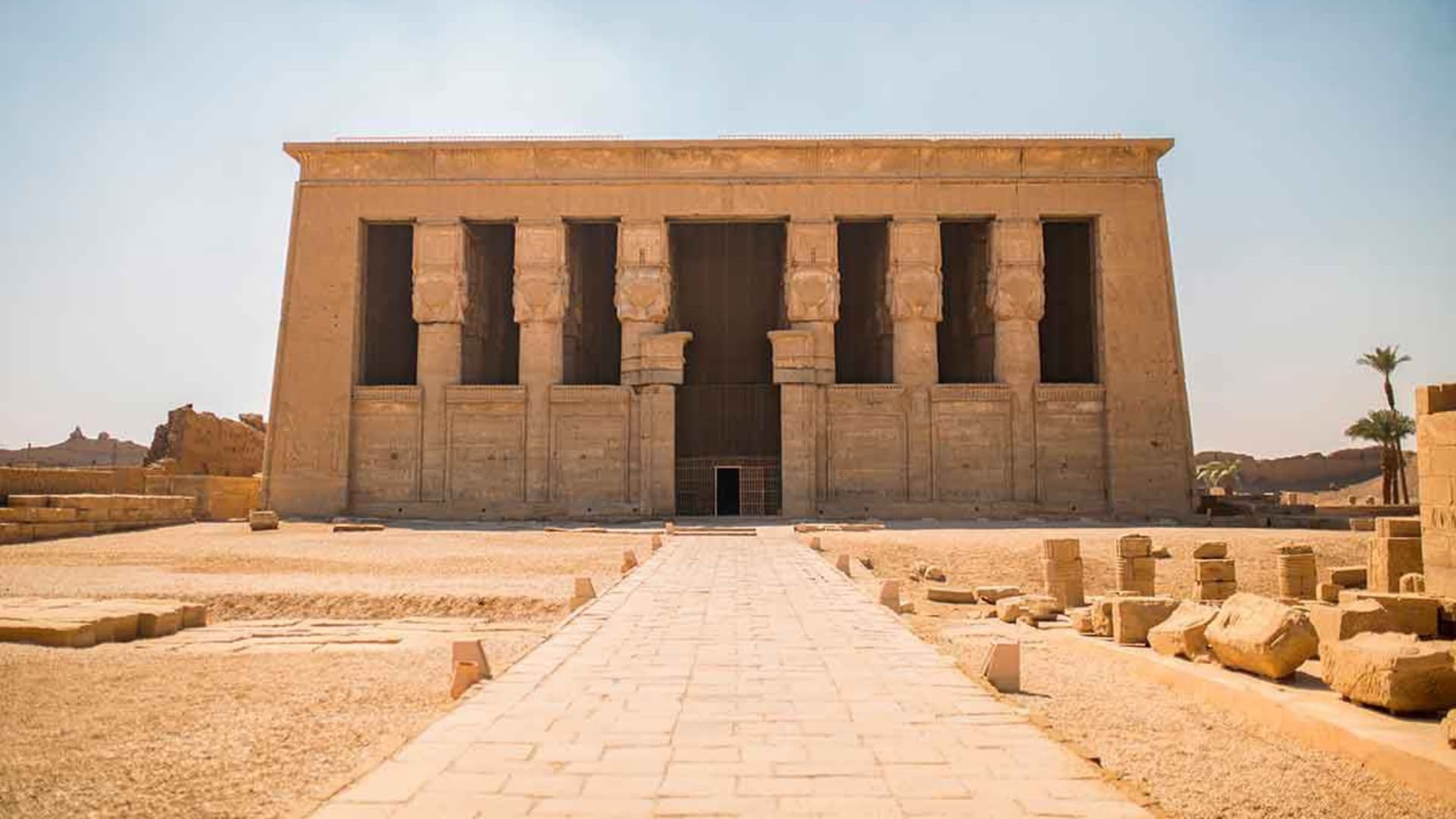 مصر.. معبد دندرة ومنازل رشيد التاريخية ضمن قائمة التراث بالعالم الإسلامي