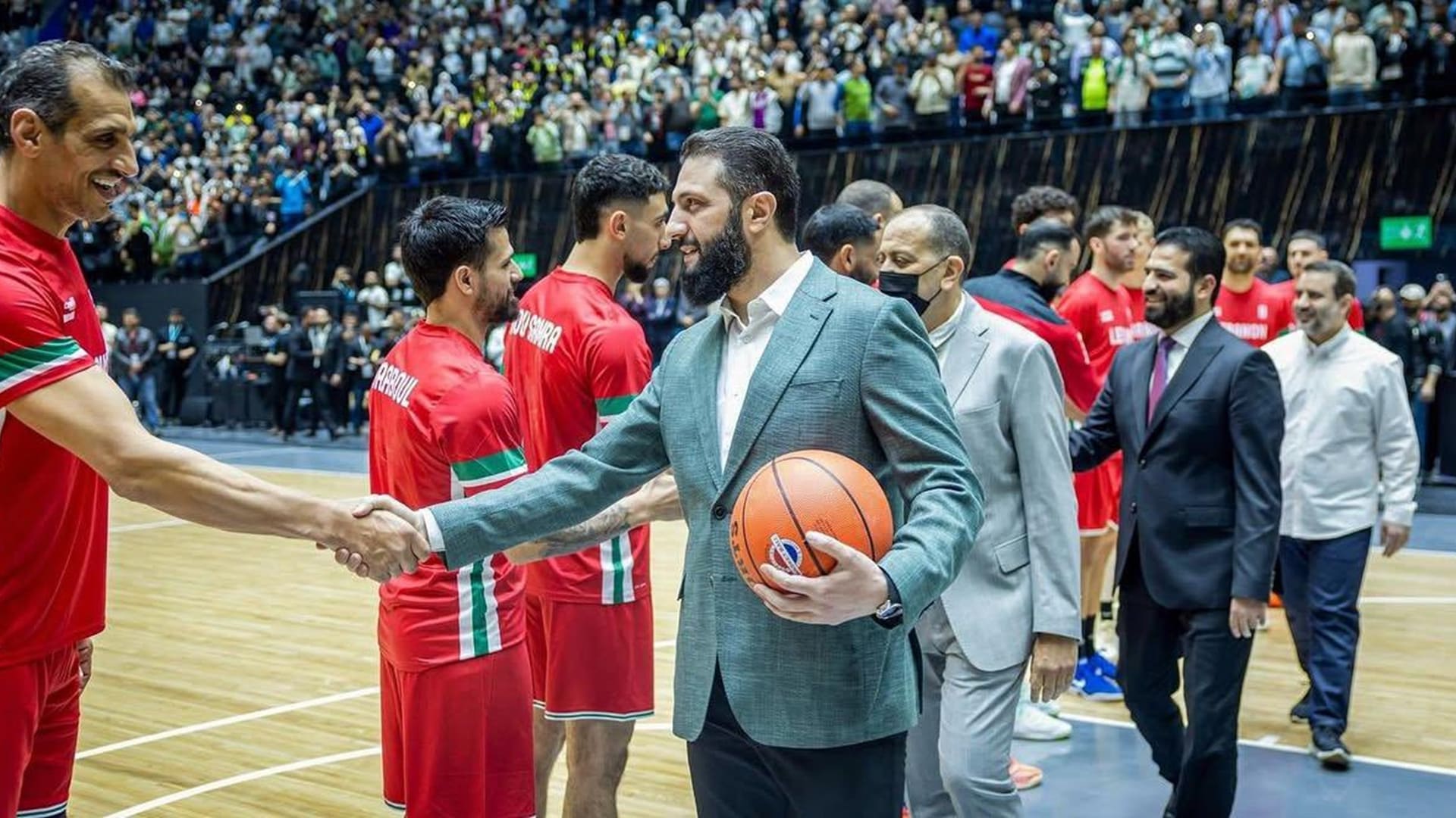 بعد افتتاح صالة الفيحاء في دمشق.. رئيس وزراء لبنان يوجه رسالة لأحمد الشرع