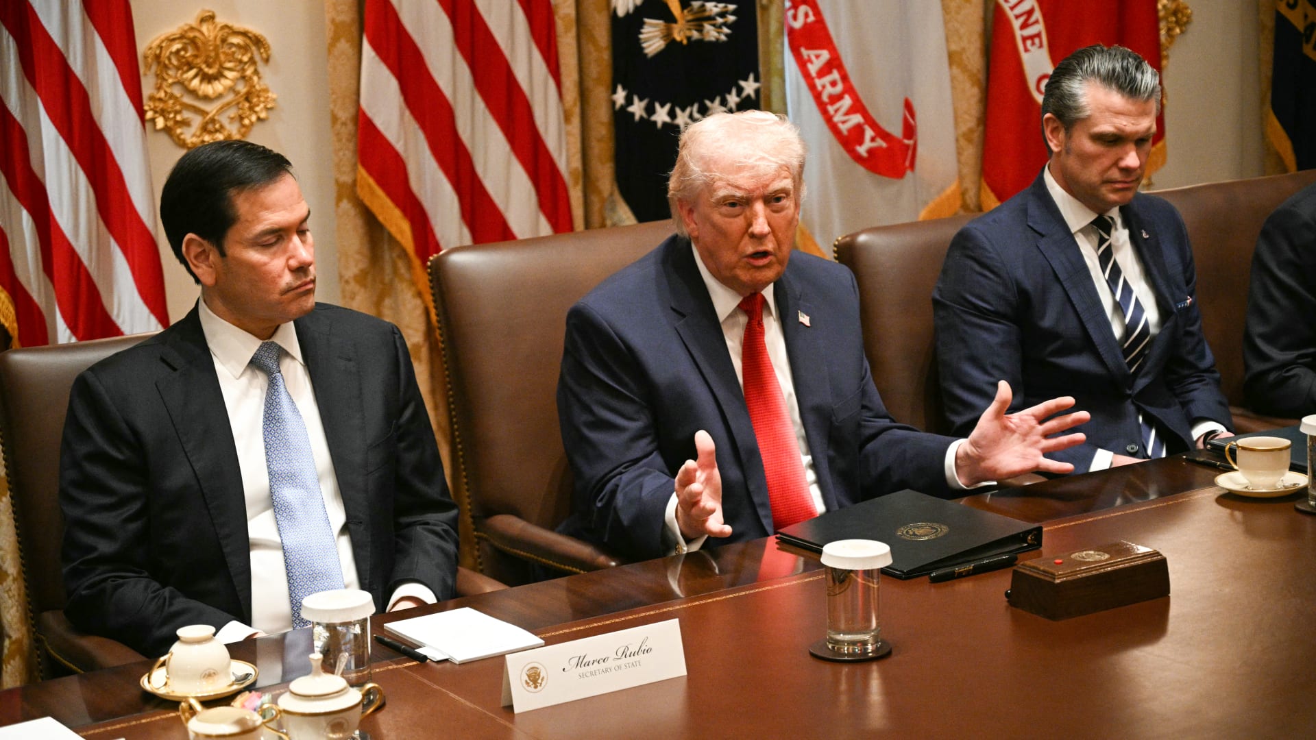 لماذا مدد ترامب وقف إطلاق النار مع إيران؟.. مصادر تكشف لـCNN كواليس اتخاذ القرار