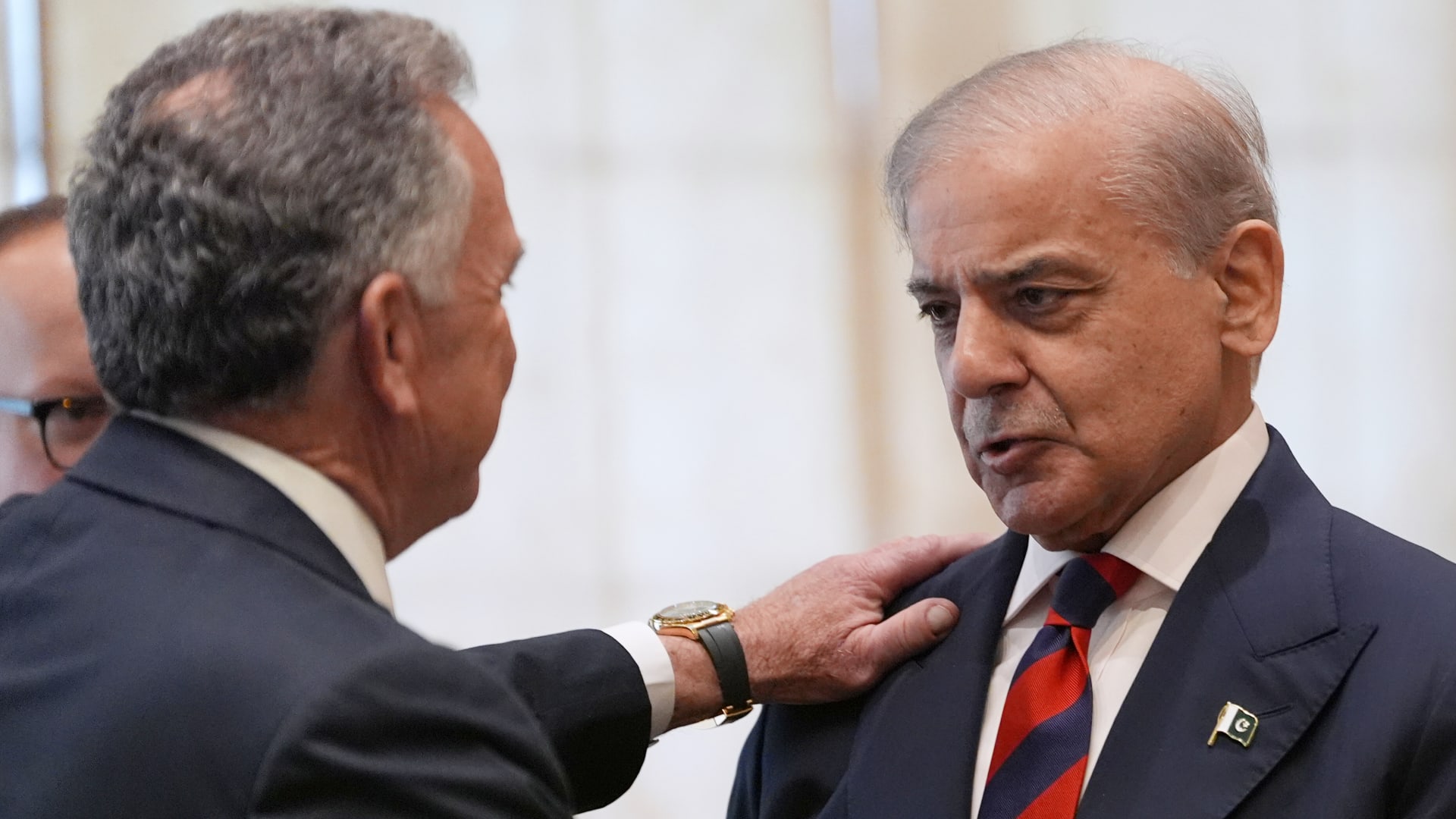 أول منشور لرئيس وزراء باكستان بعد تمديد وقف إطلاق النار بين أمريكا وإيران