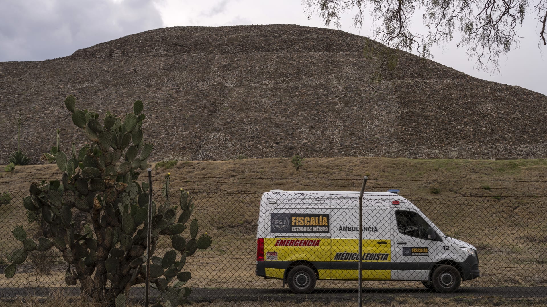 قبل المونديال بأسابيع.. إطلاق نار قرب موقع أثري في المكسيك يهزّ البلاد