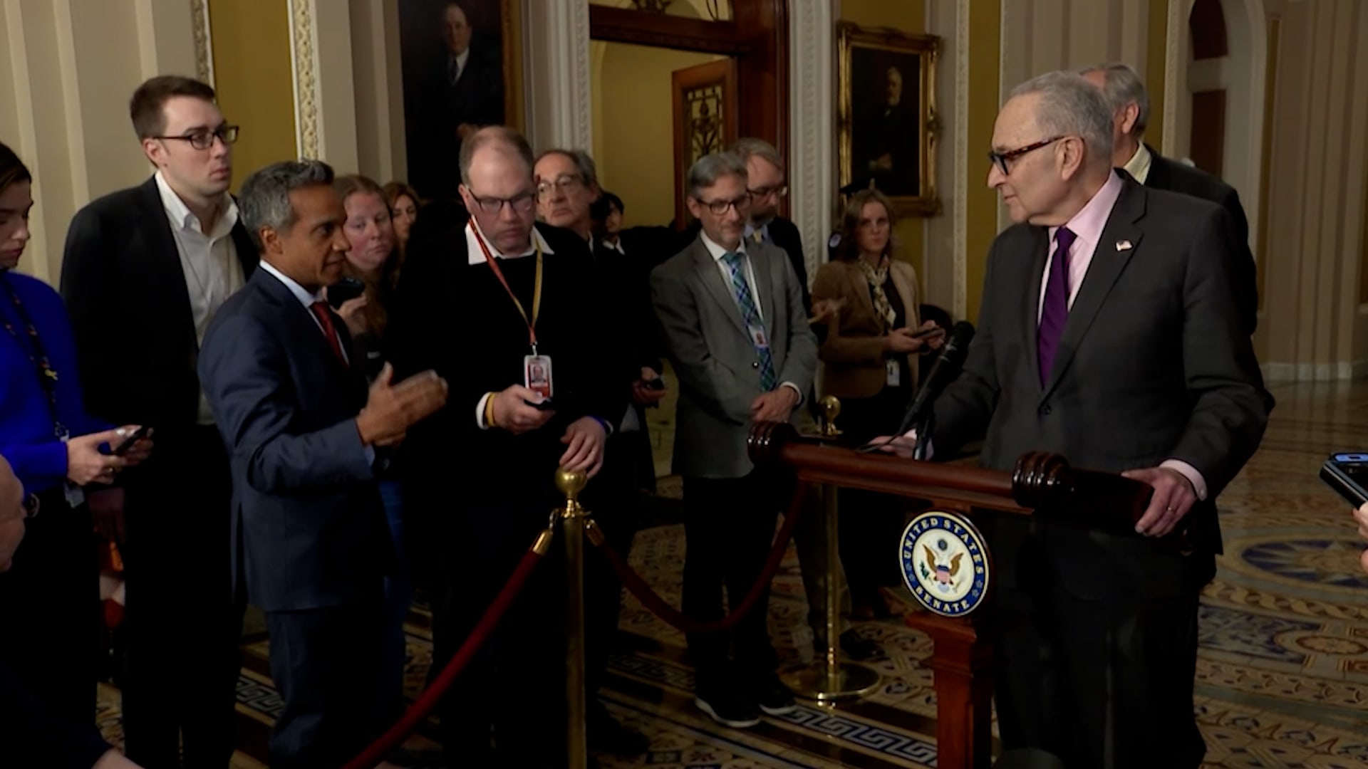 شاهد.. مشرع أمريكي يتهرب من الإجابة على سؤال حول موقفه من إسرائيل