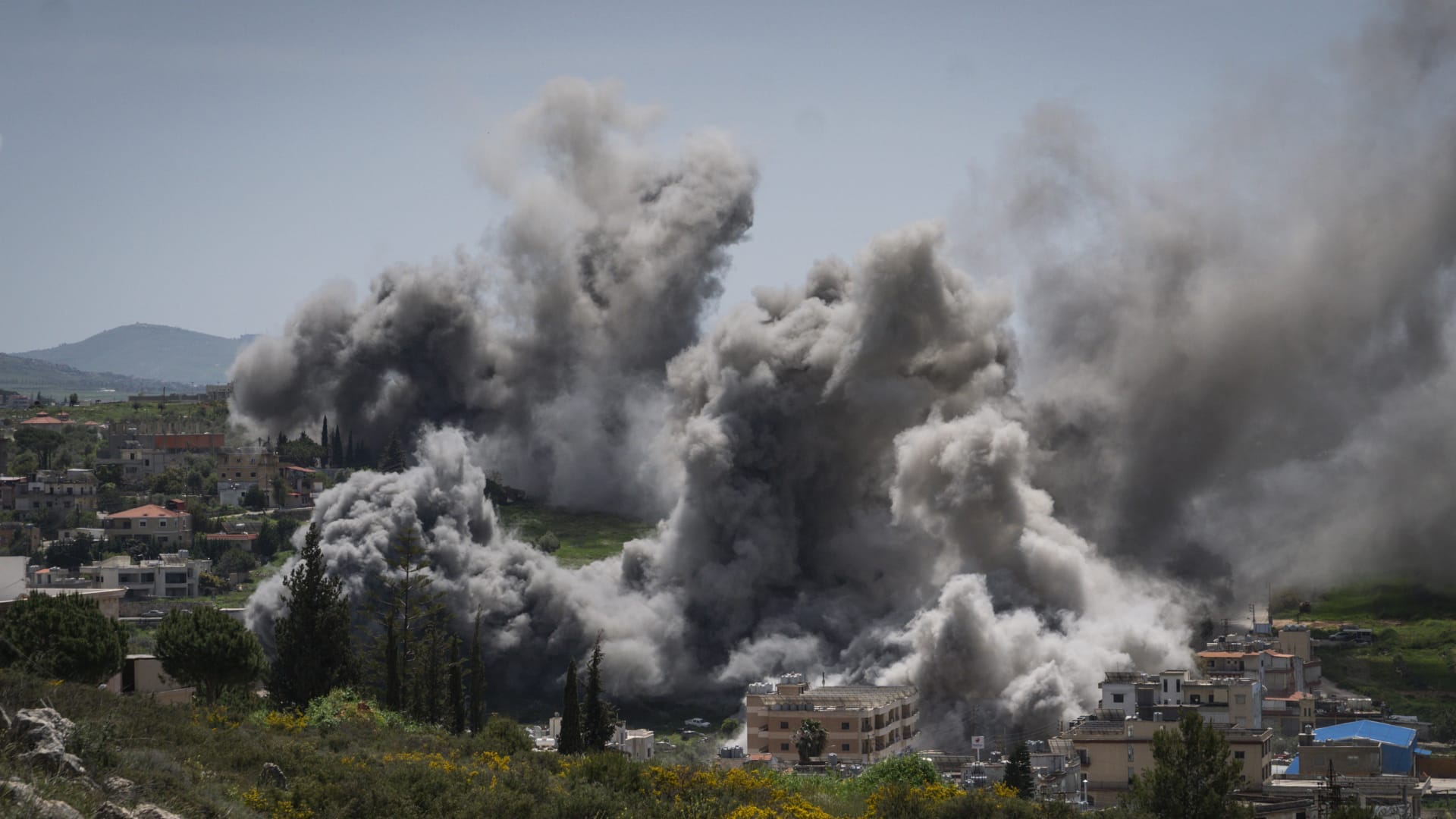 لبنان: "احتجاز" صحفيتين تزامنًا مع ضربات إسرائيلية والرئاسة تعلق